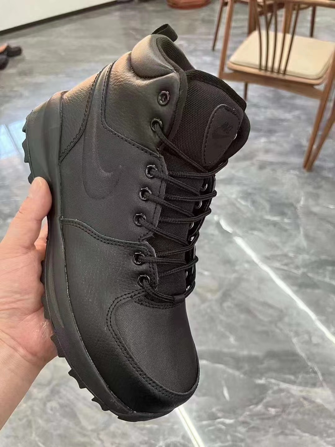Nike Outdoor High 登山鞋（080）