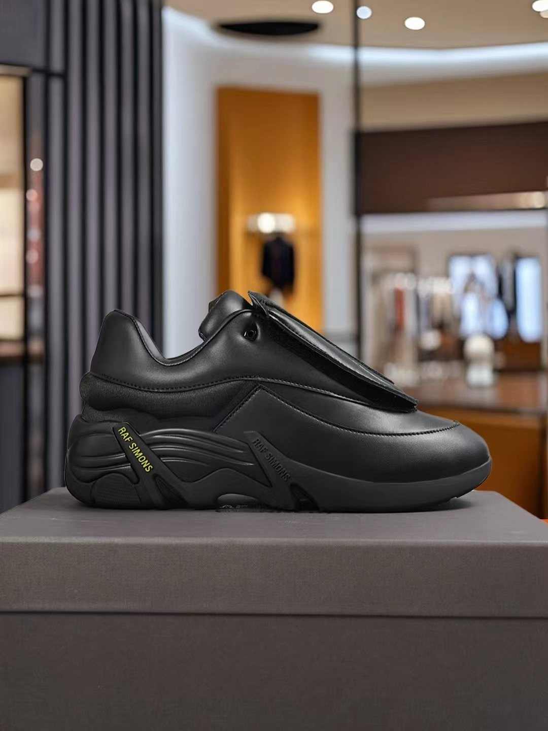 Raf Simons X Adidas v1（F12）