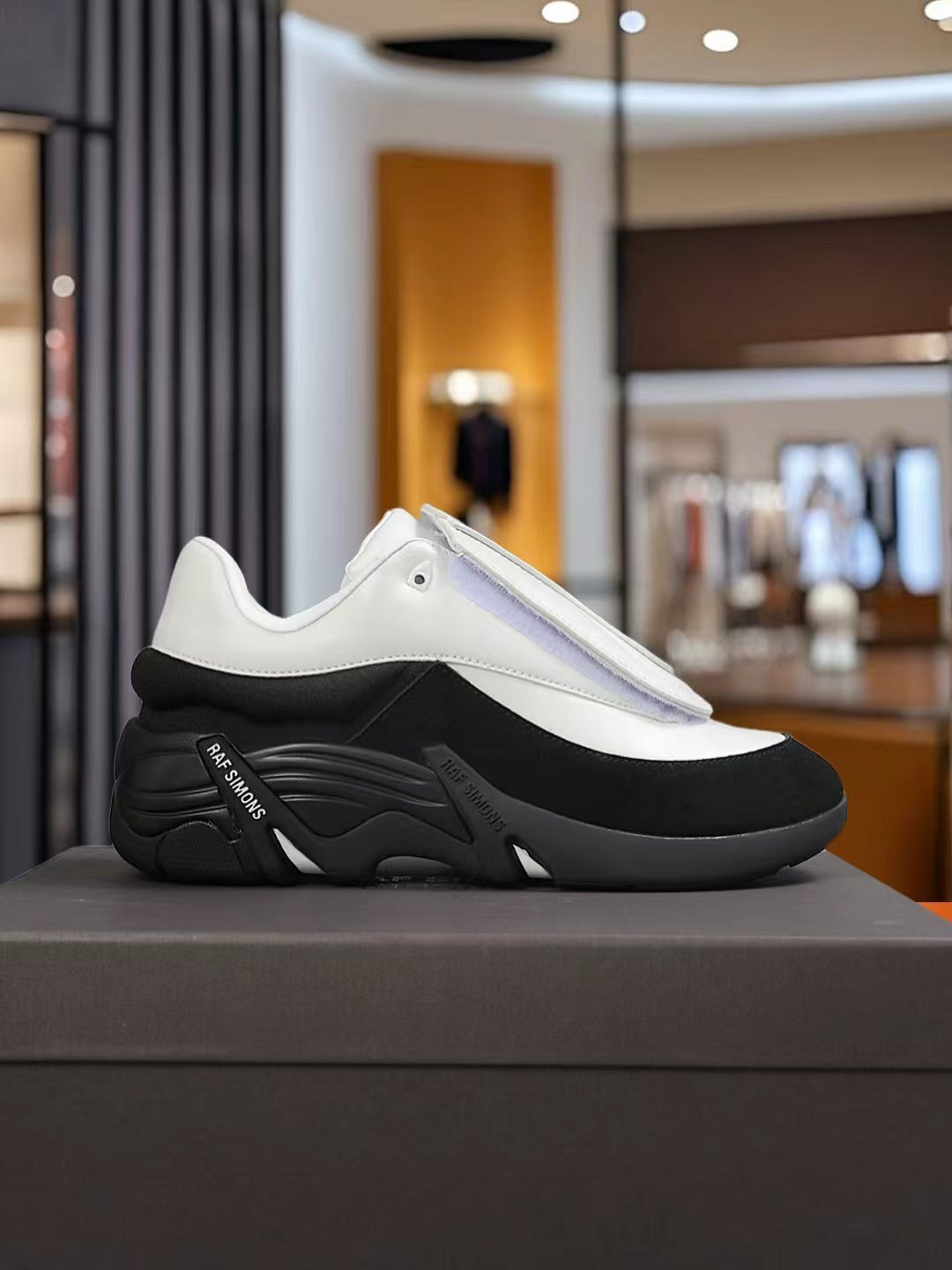 Raf Simons X Adidas v1（F12）