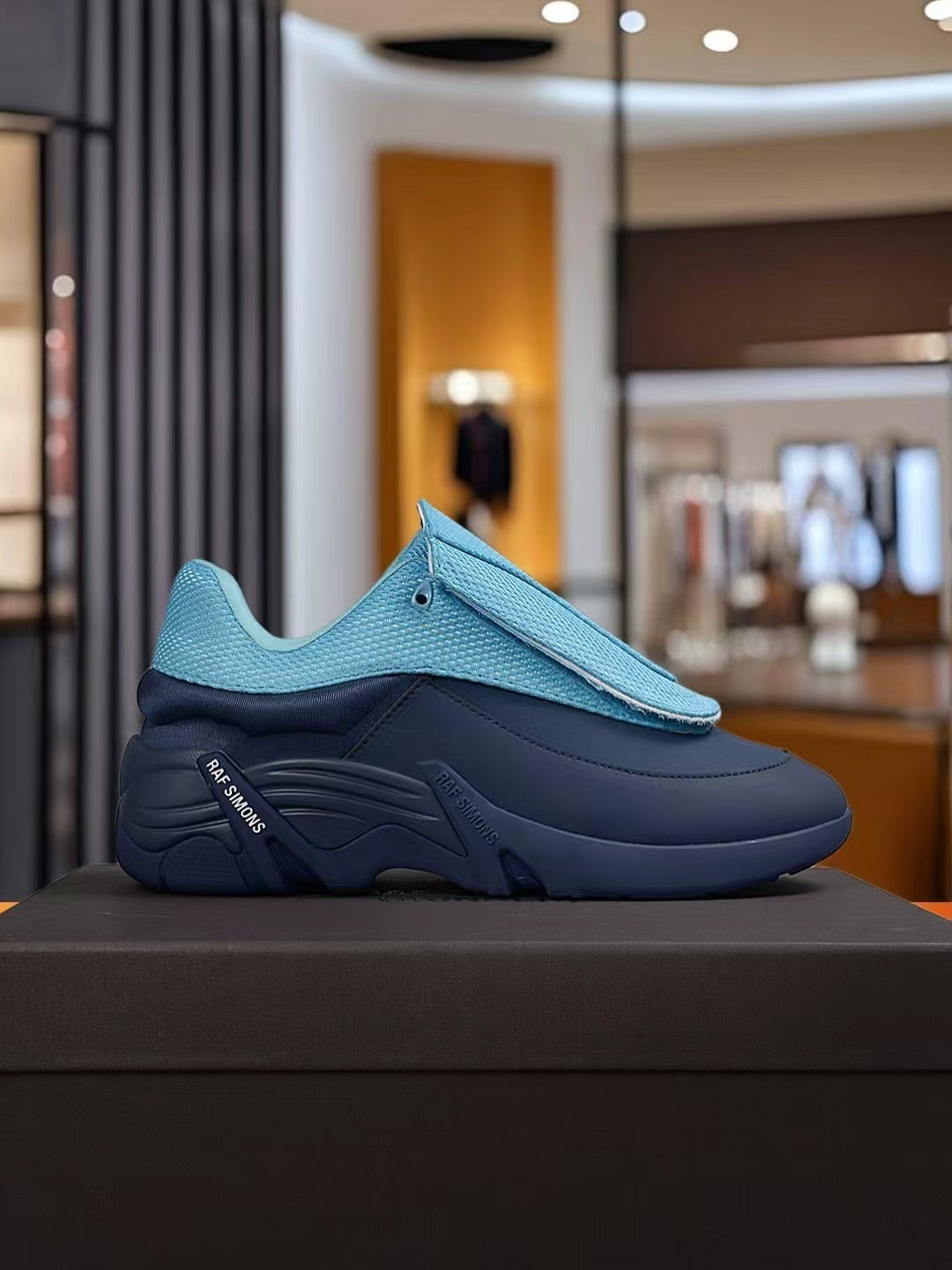 Raf Simons X Adidas v1（F12）
