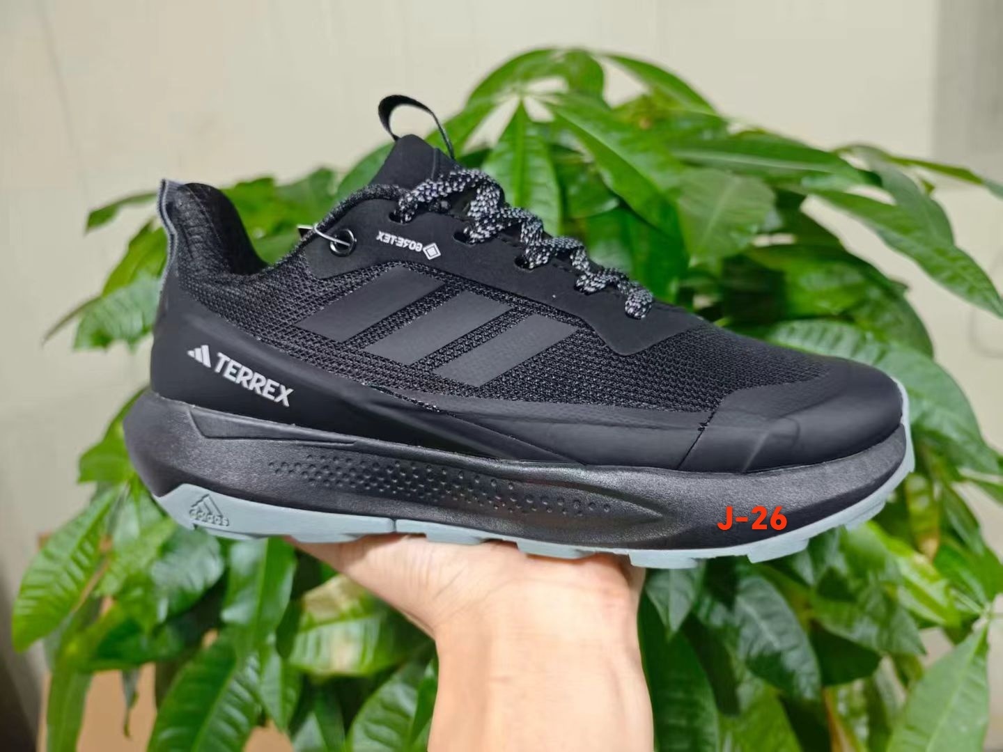 Adidas Terrex（J-26）