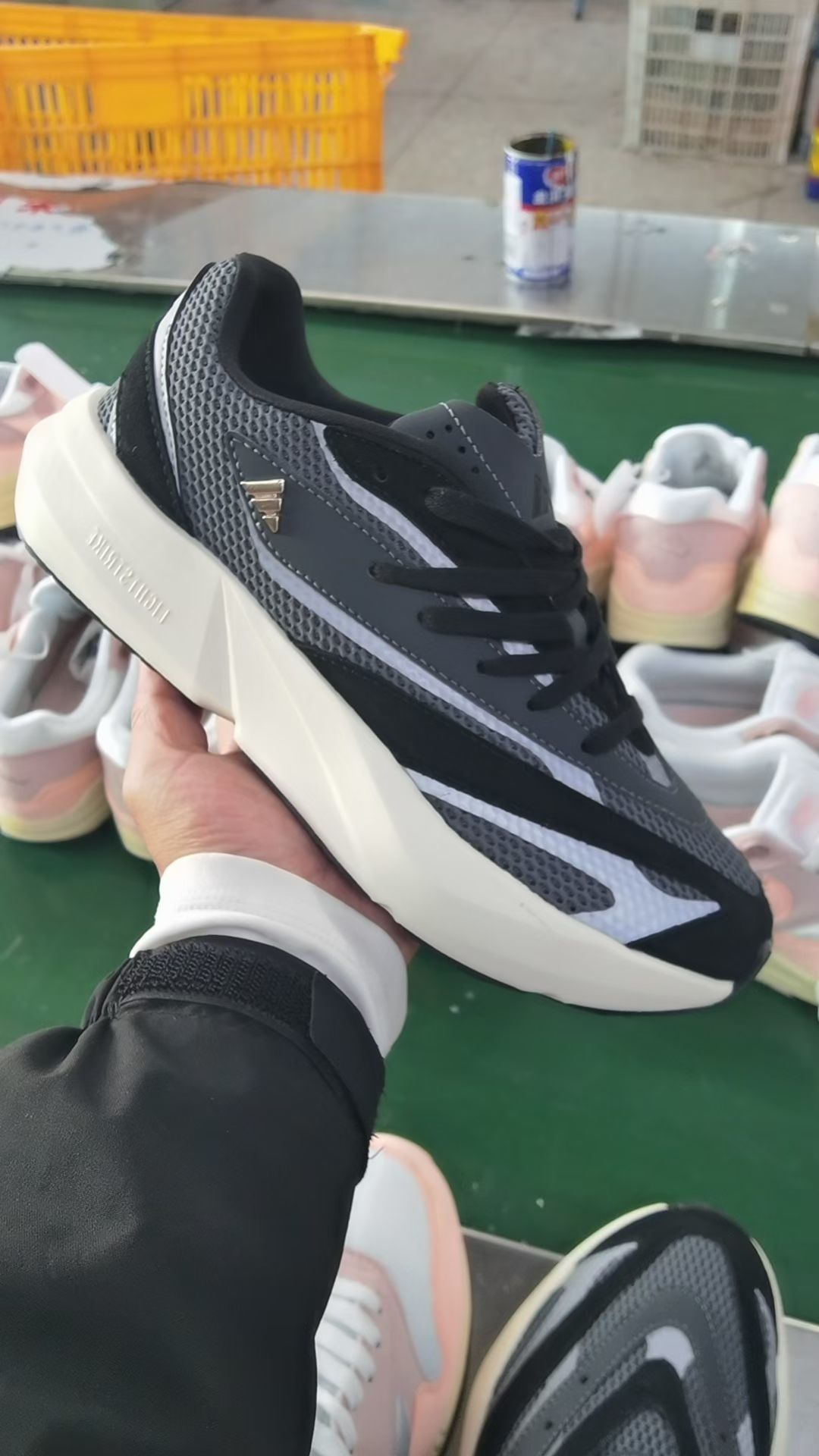 Adidas LightBlaze（F110）