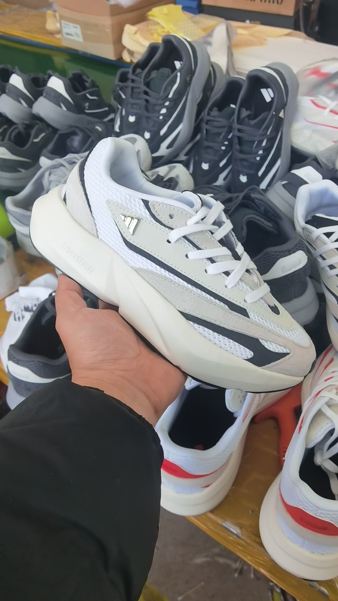Adidas LightBlaze（F110）