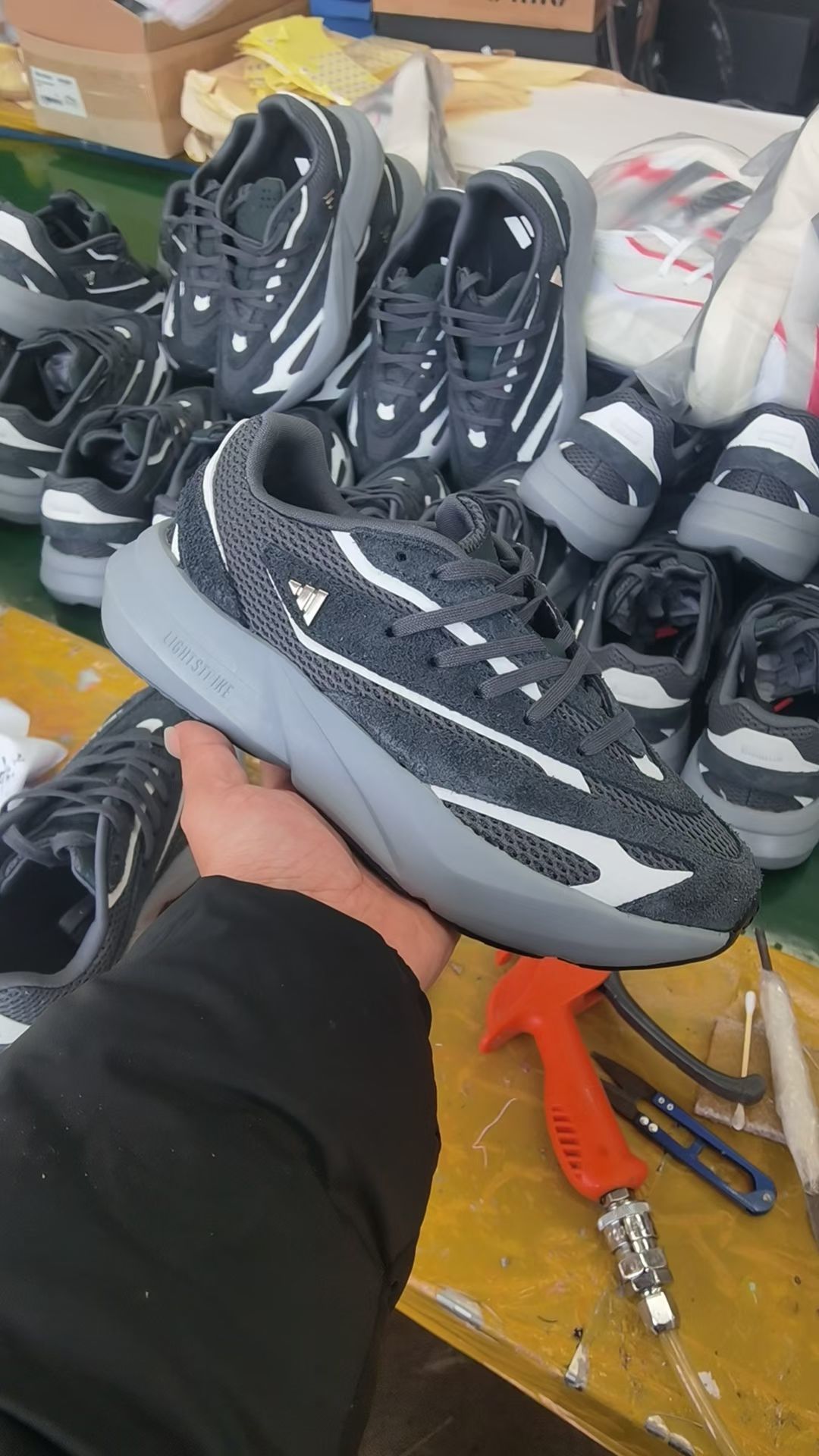 Adidas LightBlaze（F110）