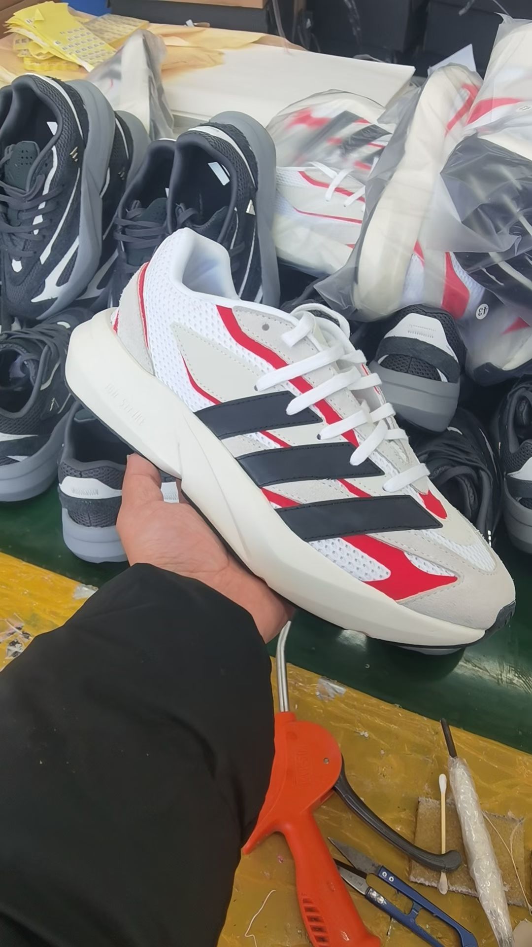 Adidas LightBlaze（F110）