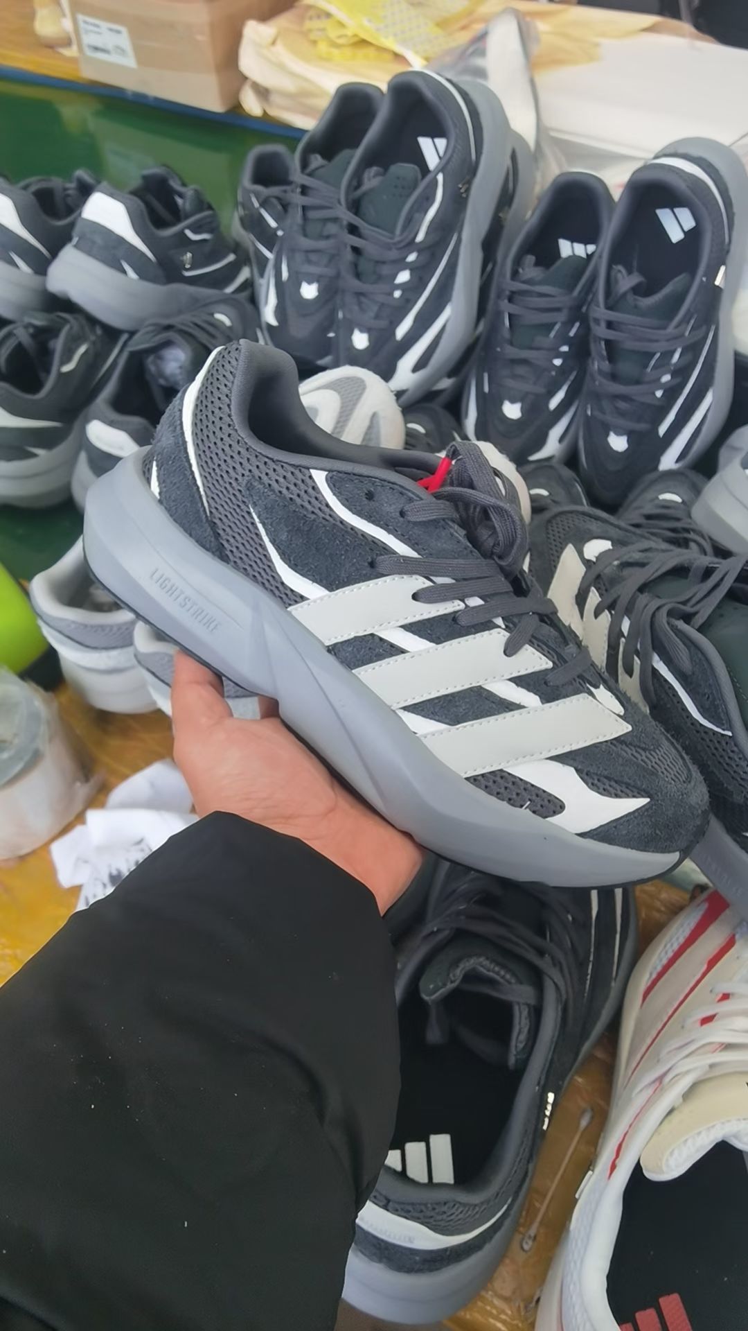 Adidas LightBlaze（F110）