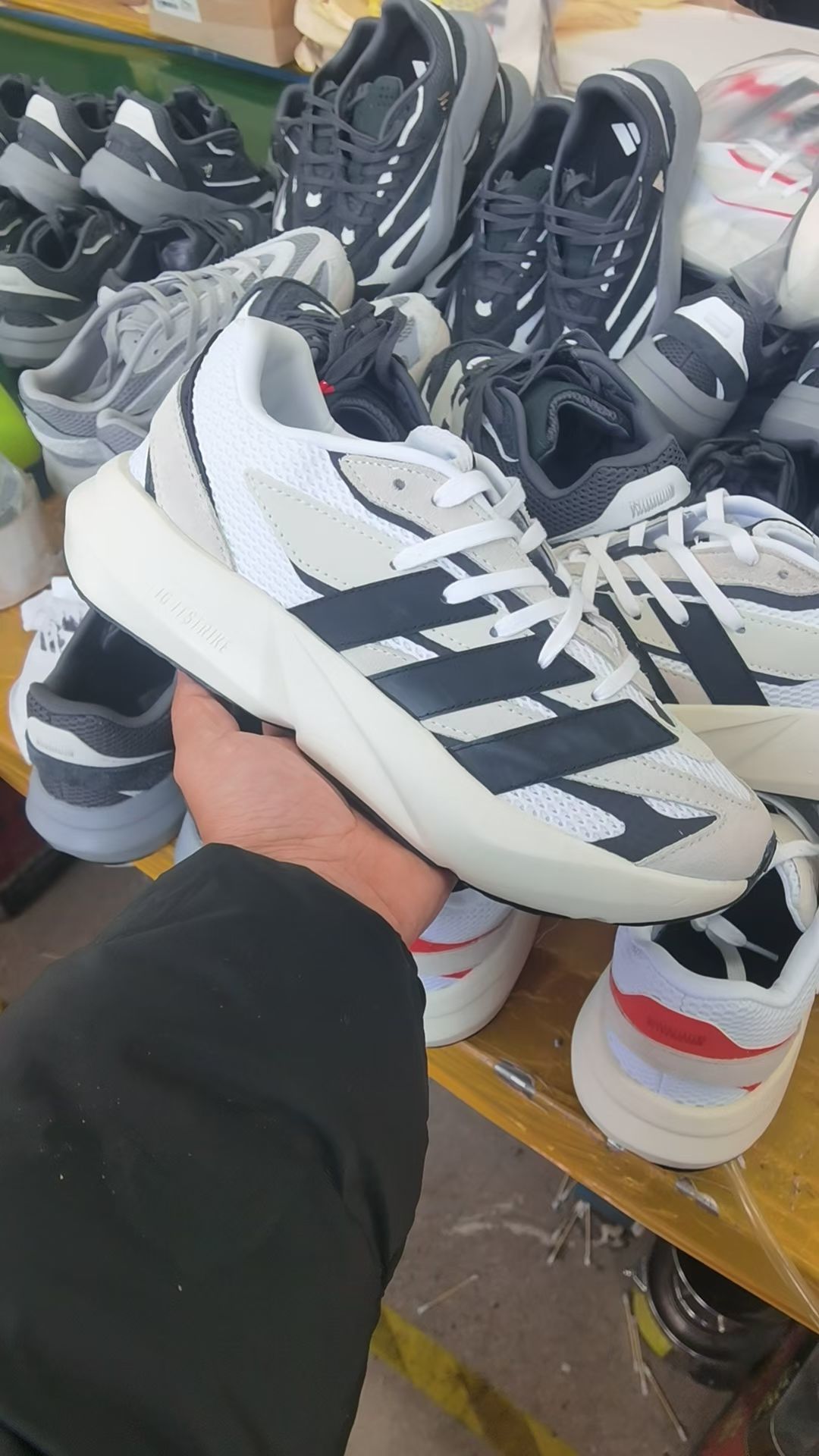 Adidas LightBlaze（F110）