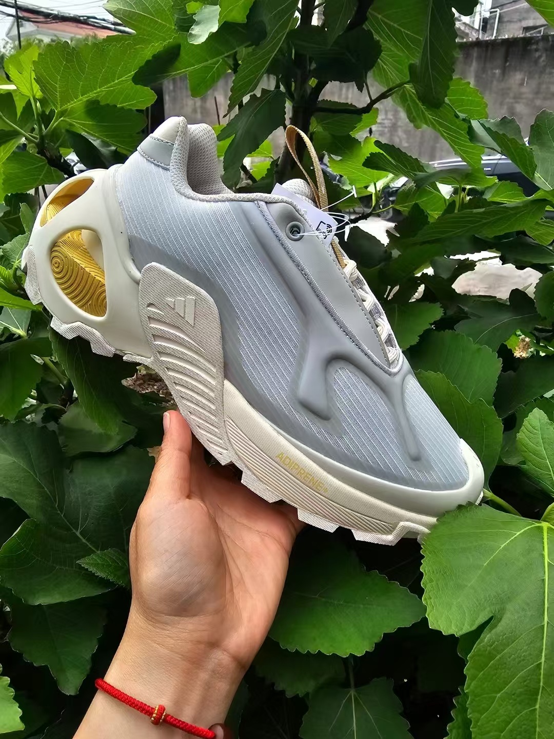 Adidas Wonder Runner（F120）