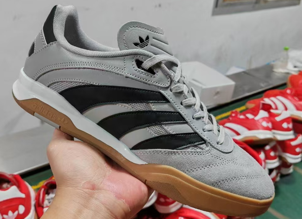Adidas Low #郑。