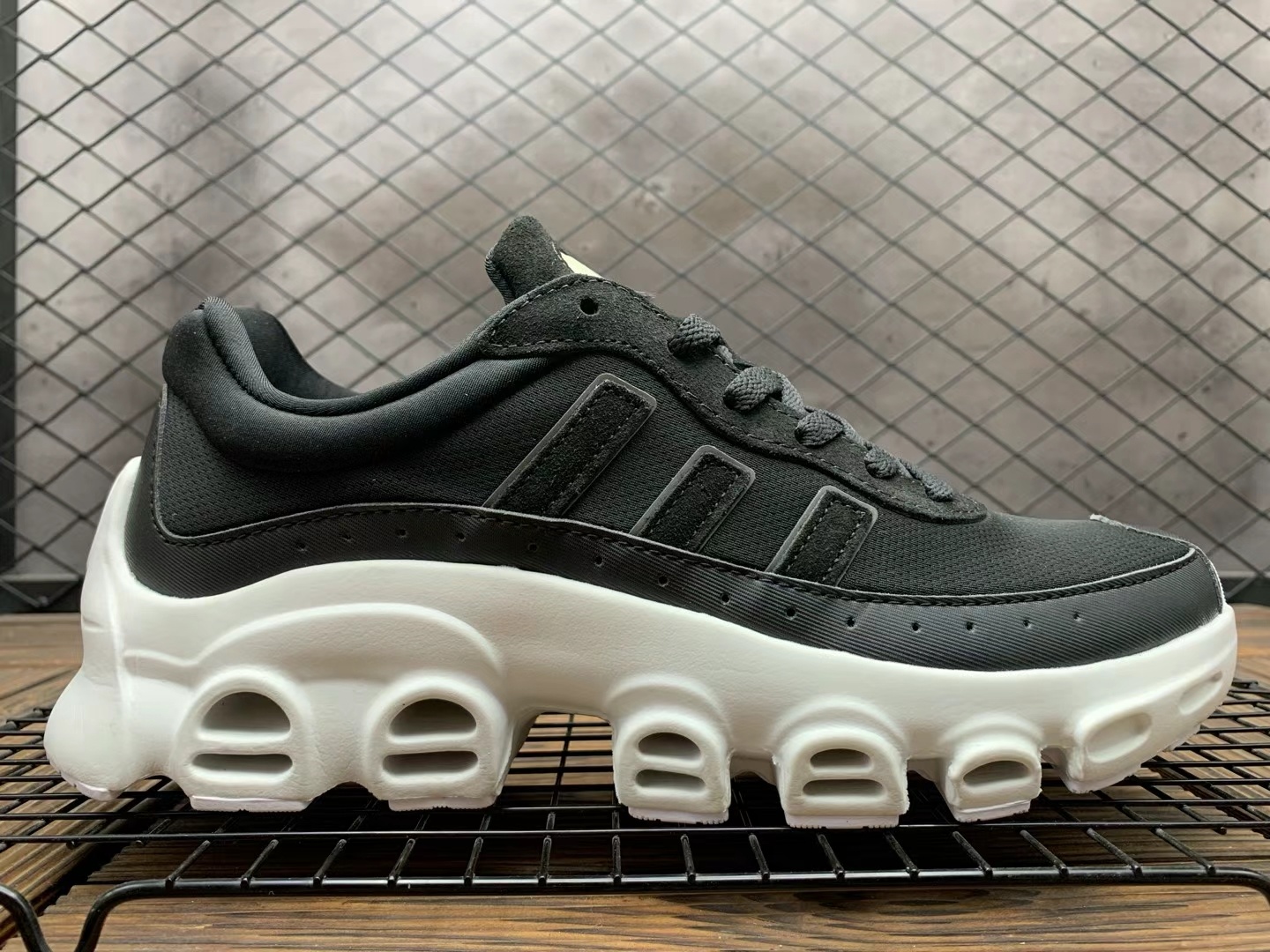 Adidas Adifom Megaride 40-45（F46）