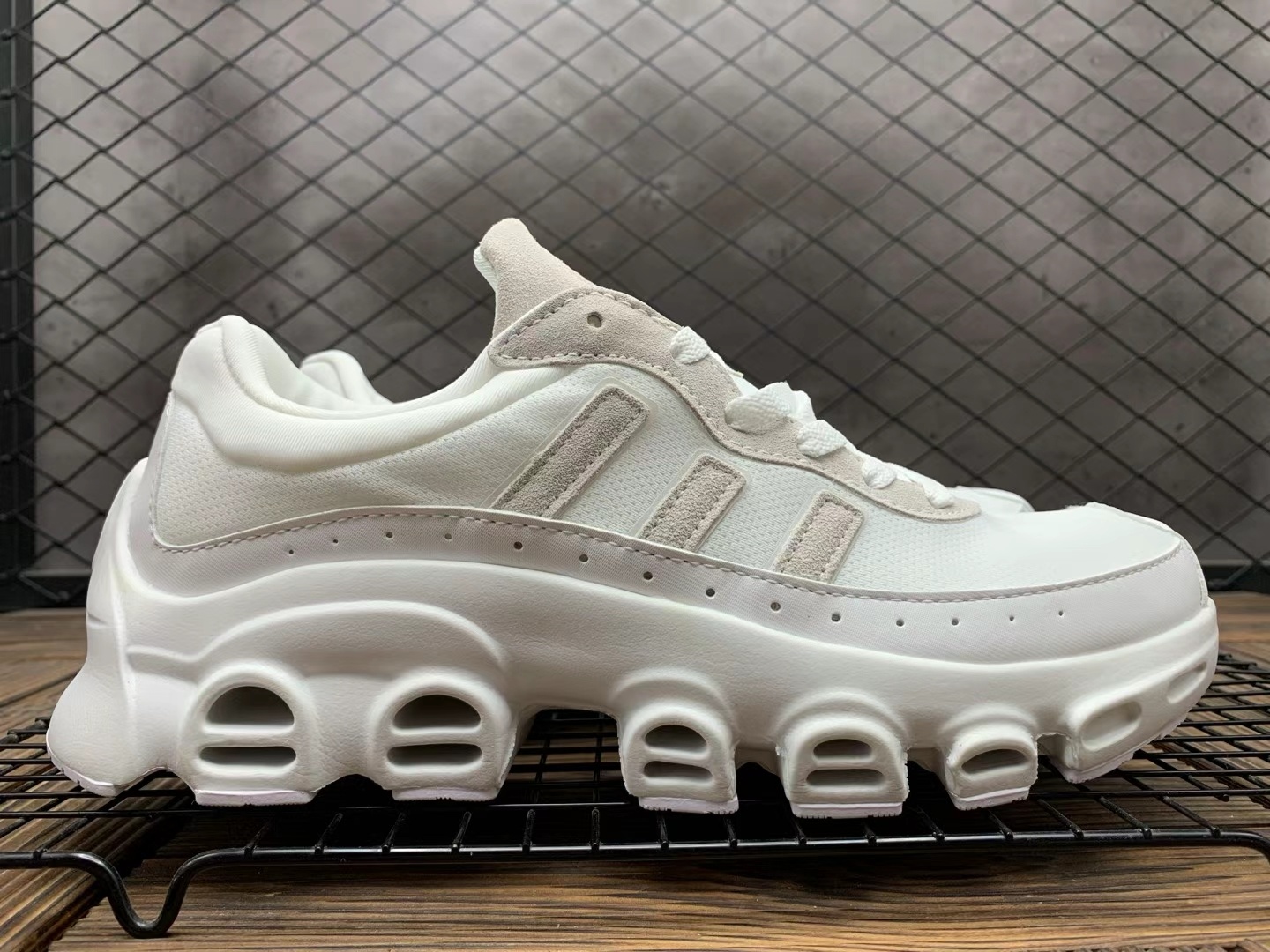 Adidas Adifom Megaride 40-45（F46）