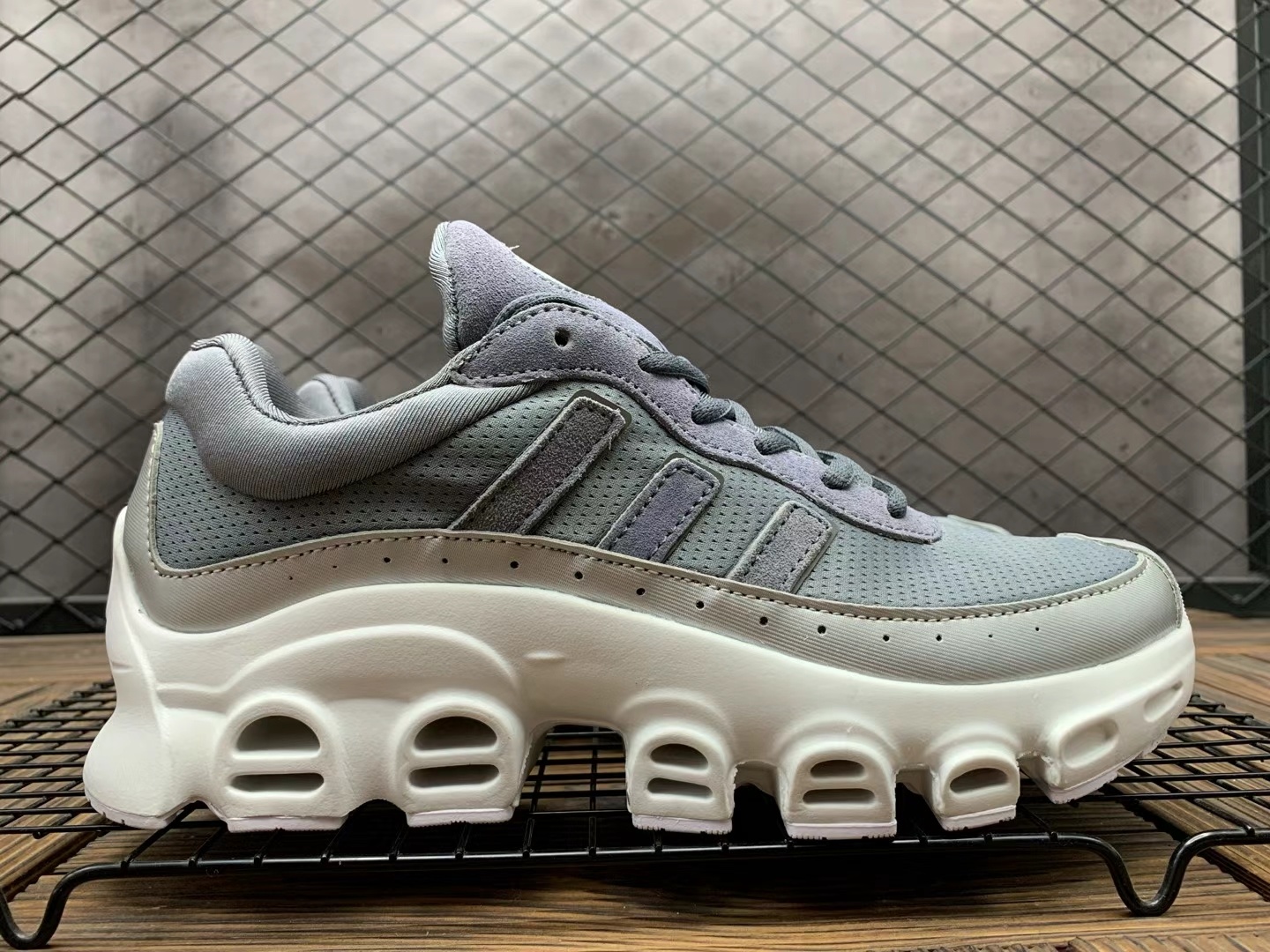 Adidas Adifom Megaride 40-45（F46）