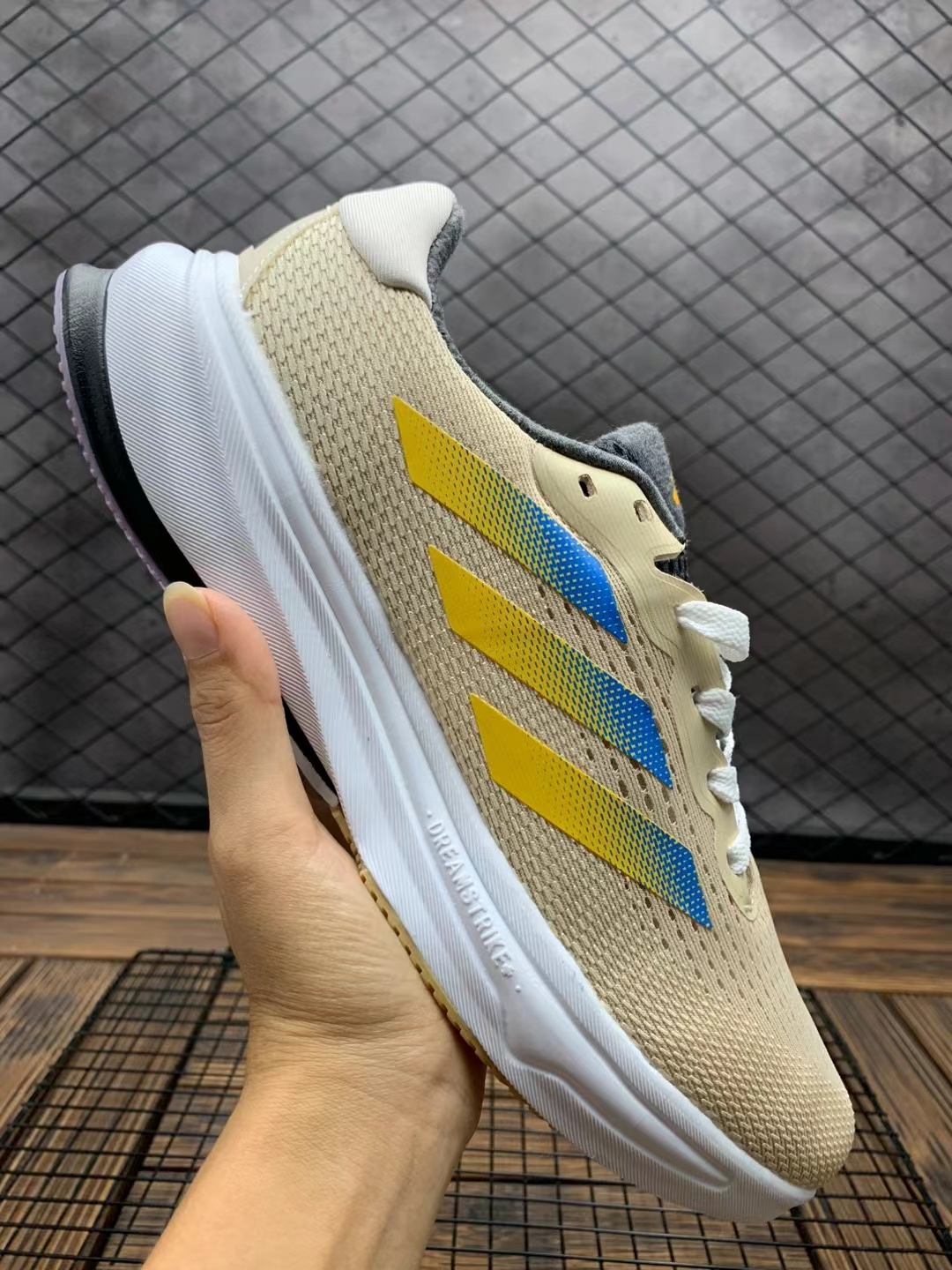 Adidas SuperNova Rise（F46 H-28)