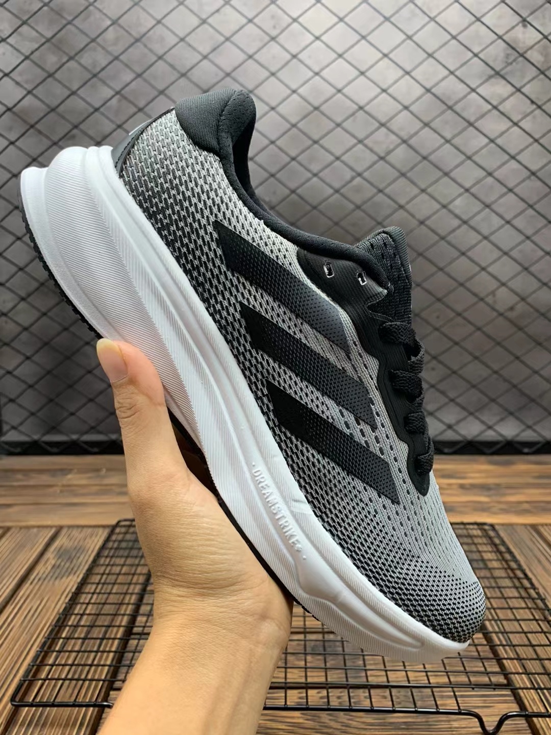 Adidas SuperNova Rise（F46 H-28)