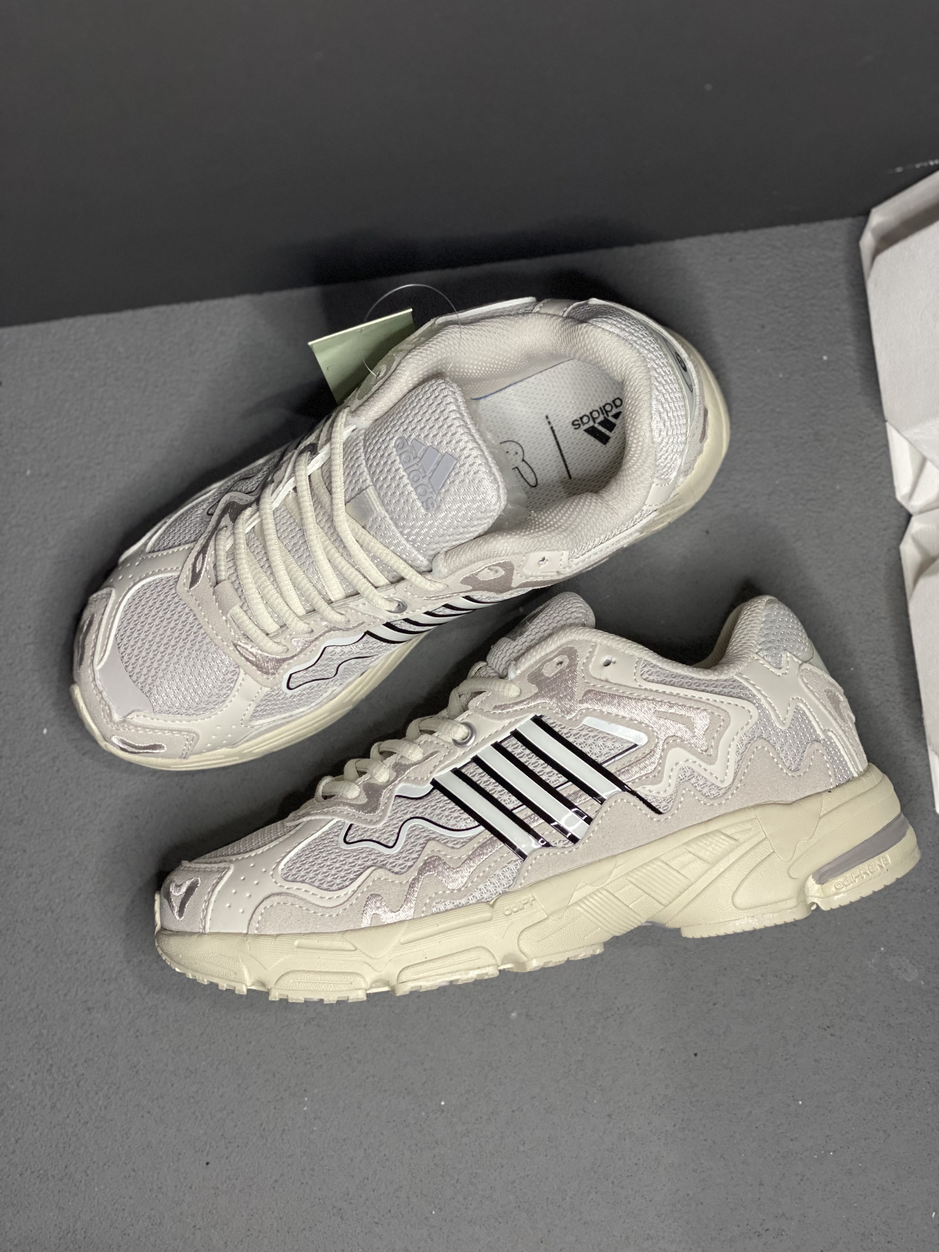 Bad Bunny X Adidas #1518 陈S