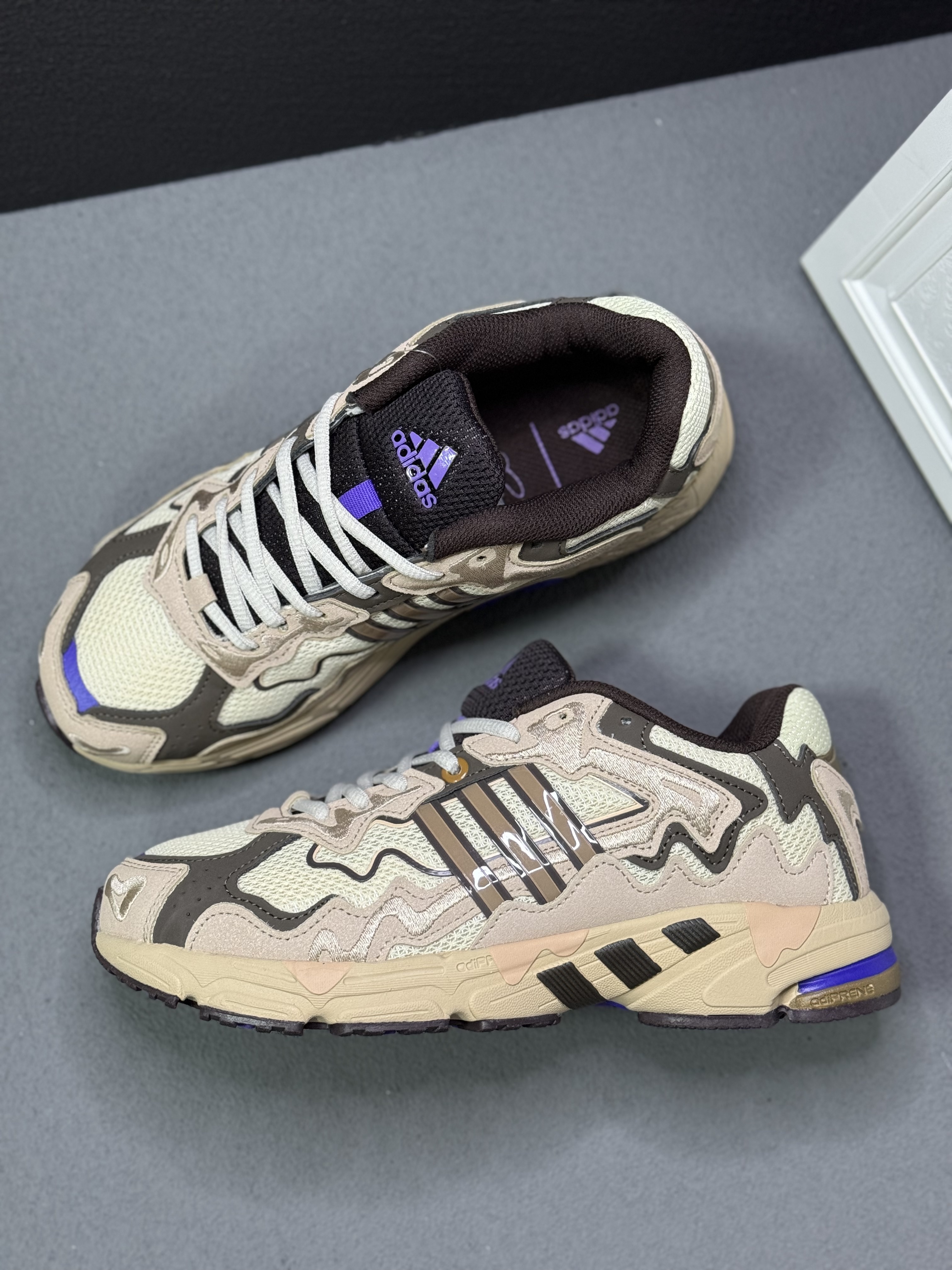 Bad Bunny X Adidas #1518 陈S