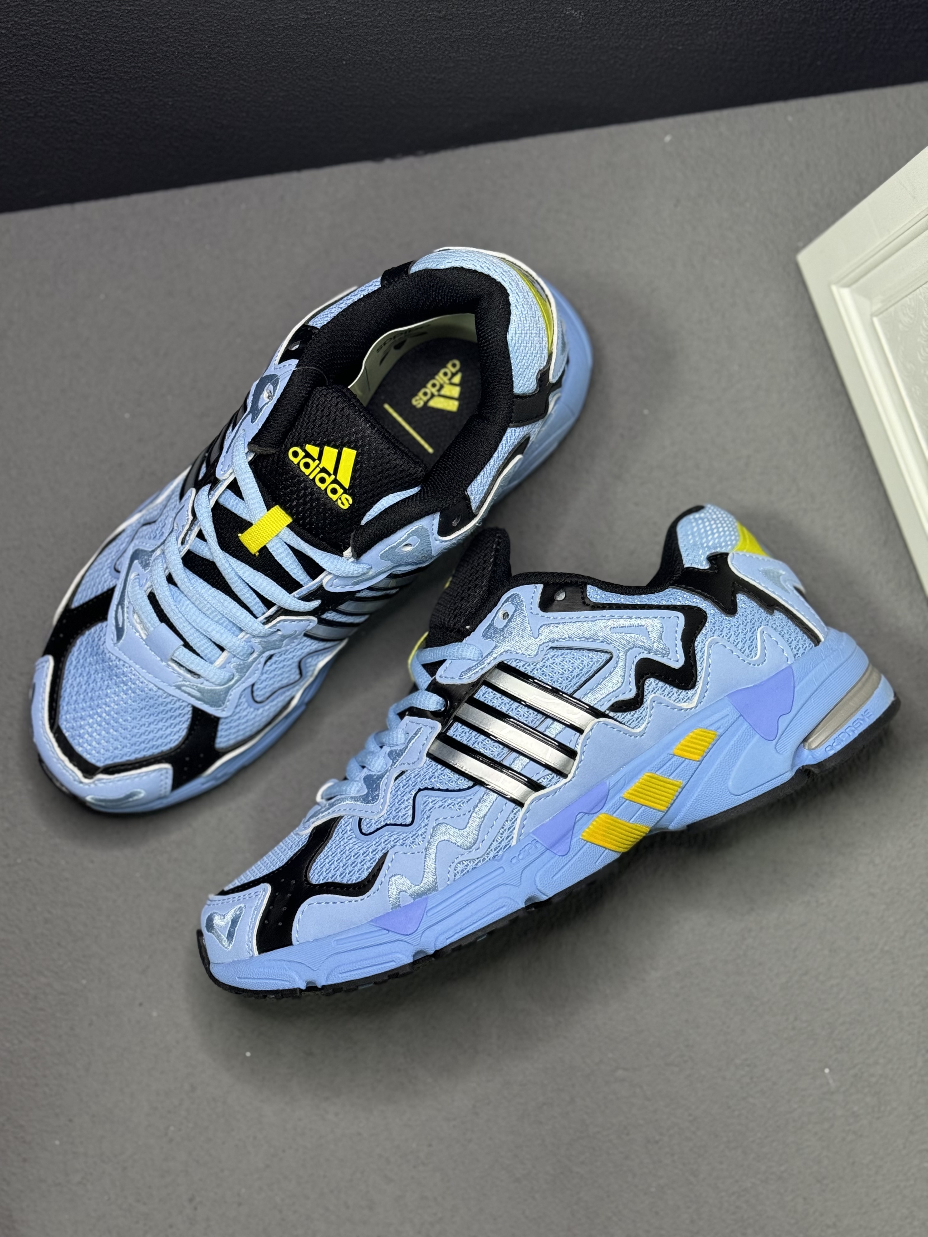 Bad Bunny X Adidas #1518 陈S
