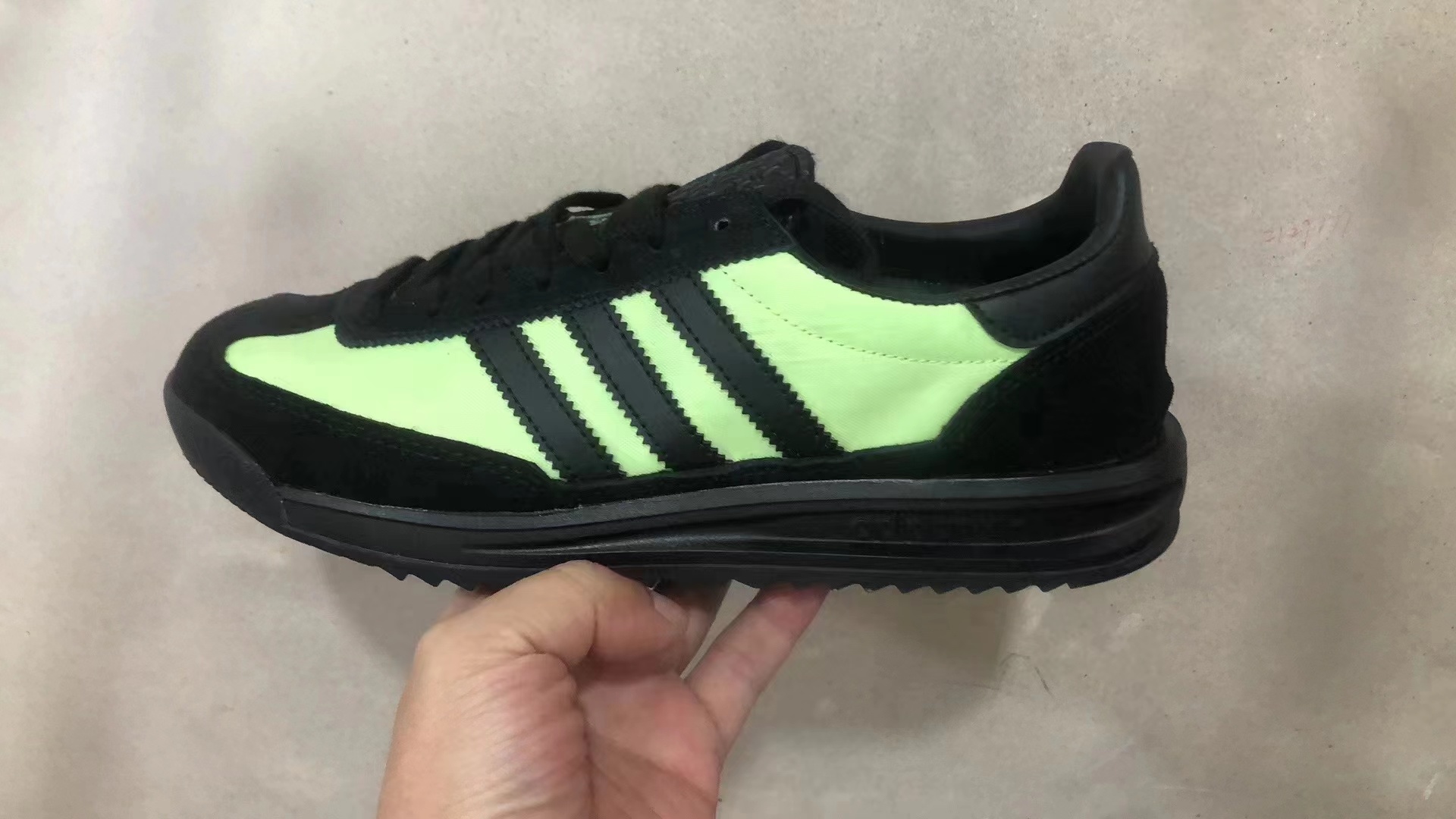Adidas SL72（D47）