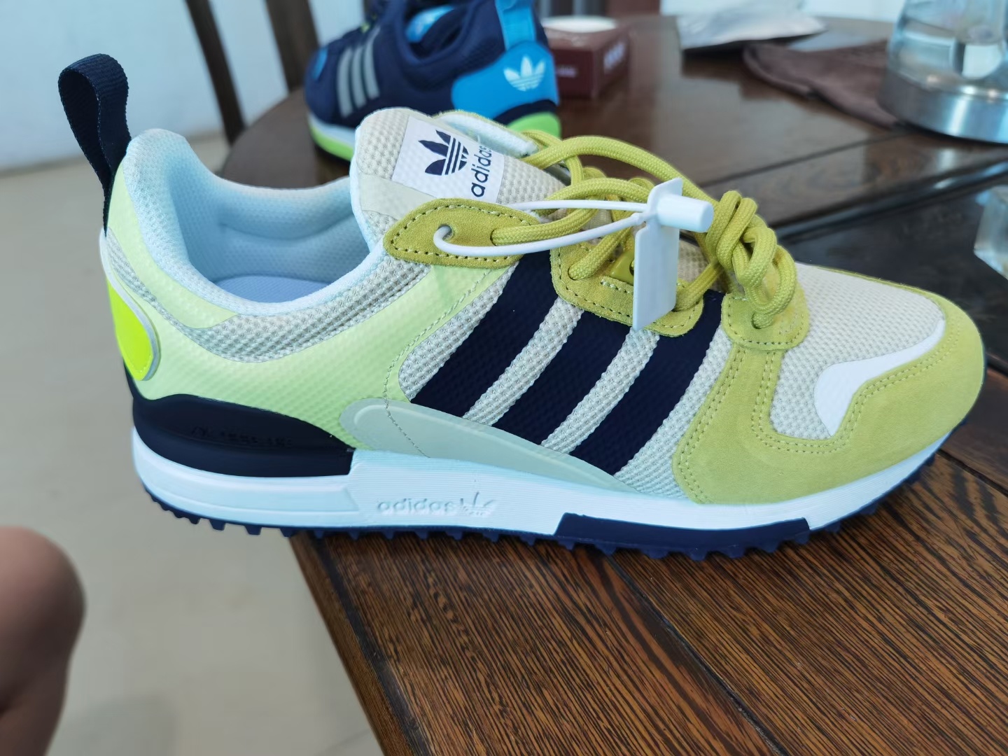 Adidas ZX700 New Colors（F74）