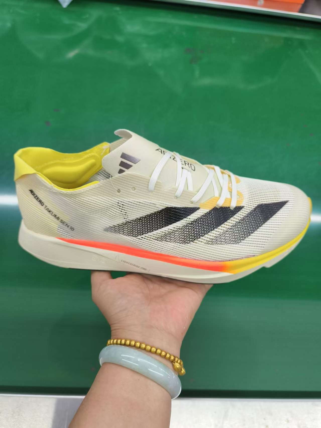 adiZero Takumi（F117）