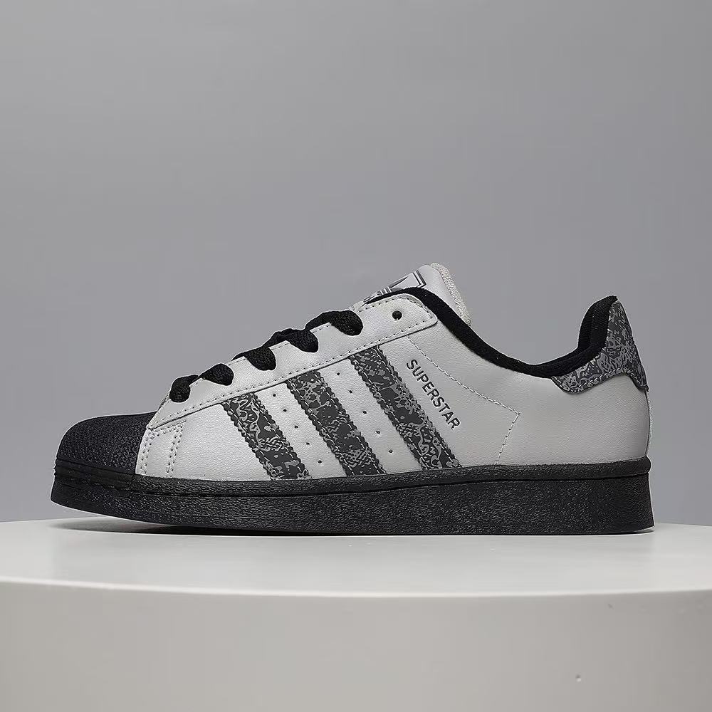 Superstar (H-22)