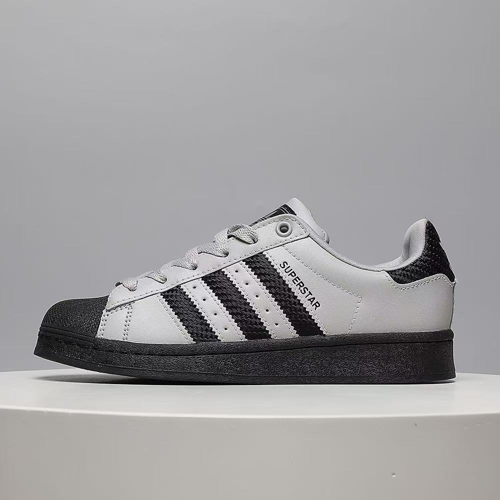 Superstar (H-22)