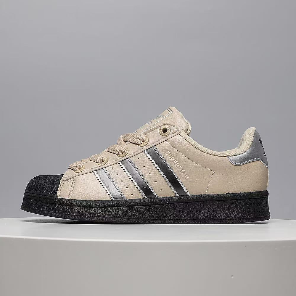 Superstar (H-22)
