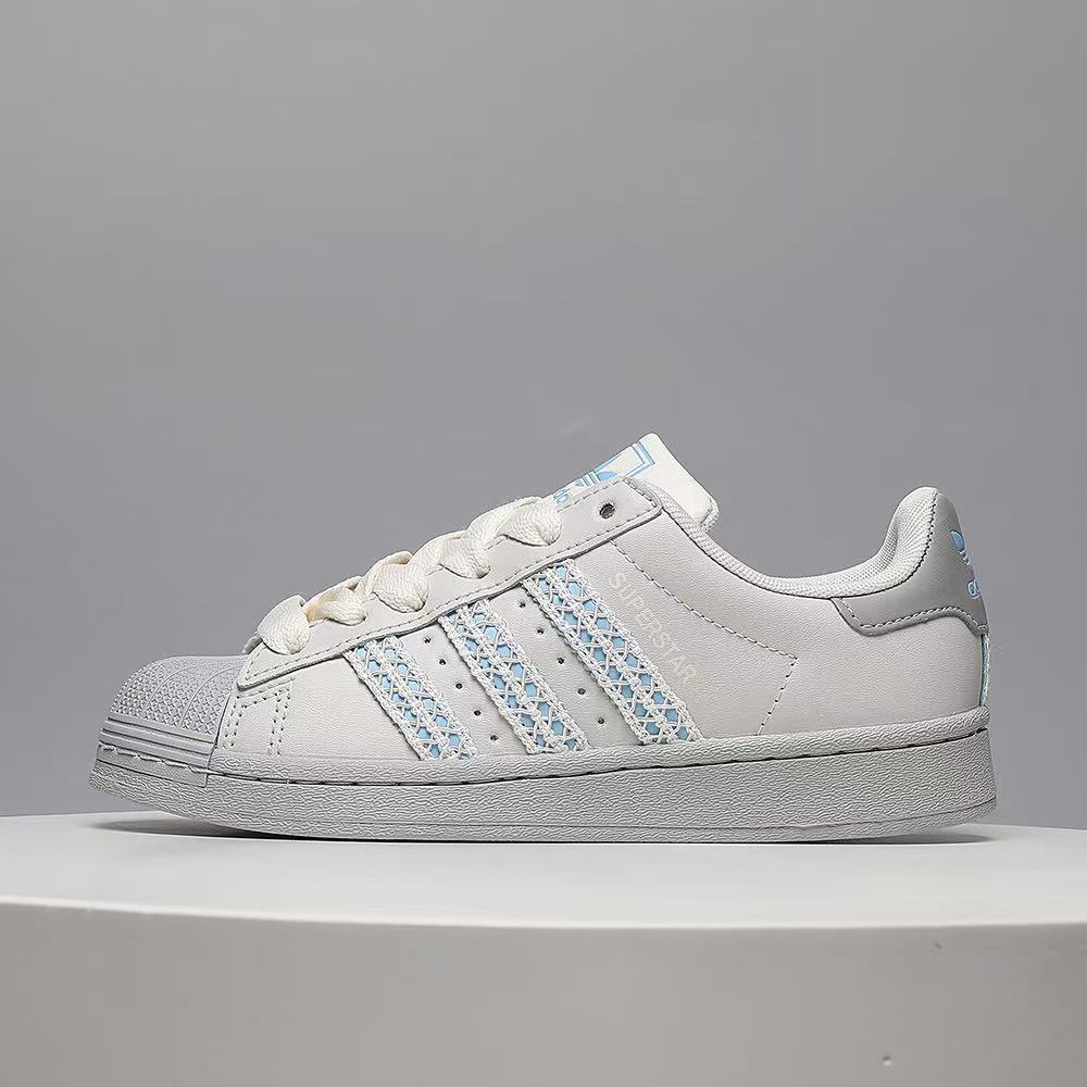Superstar (H-22)