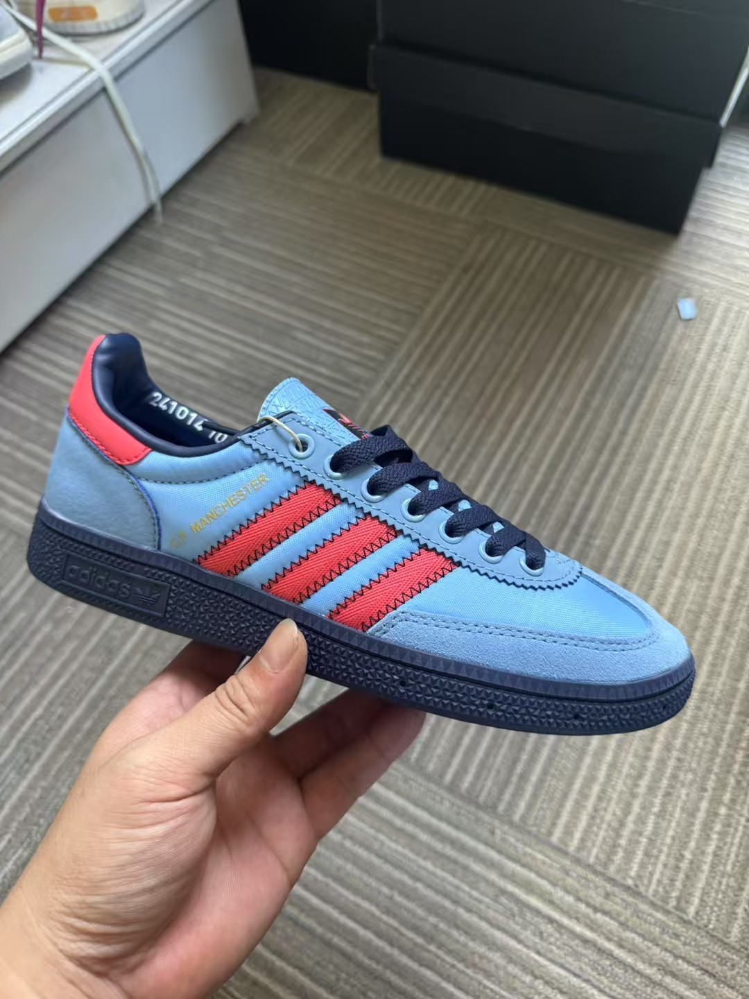 Adias SB（F97 G48）