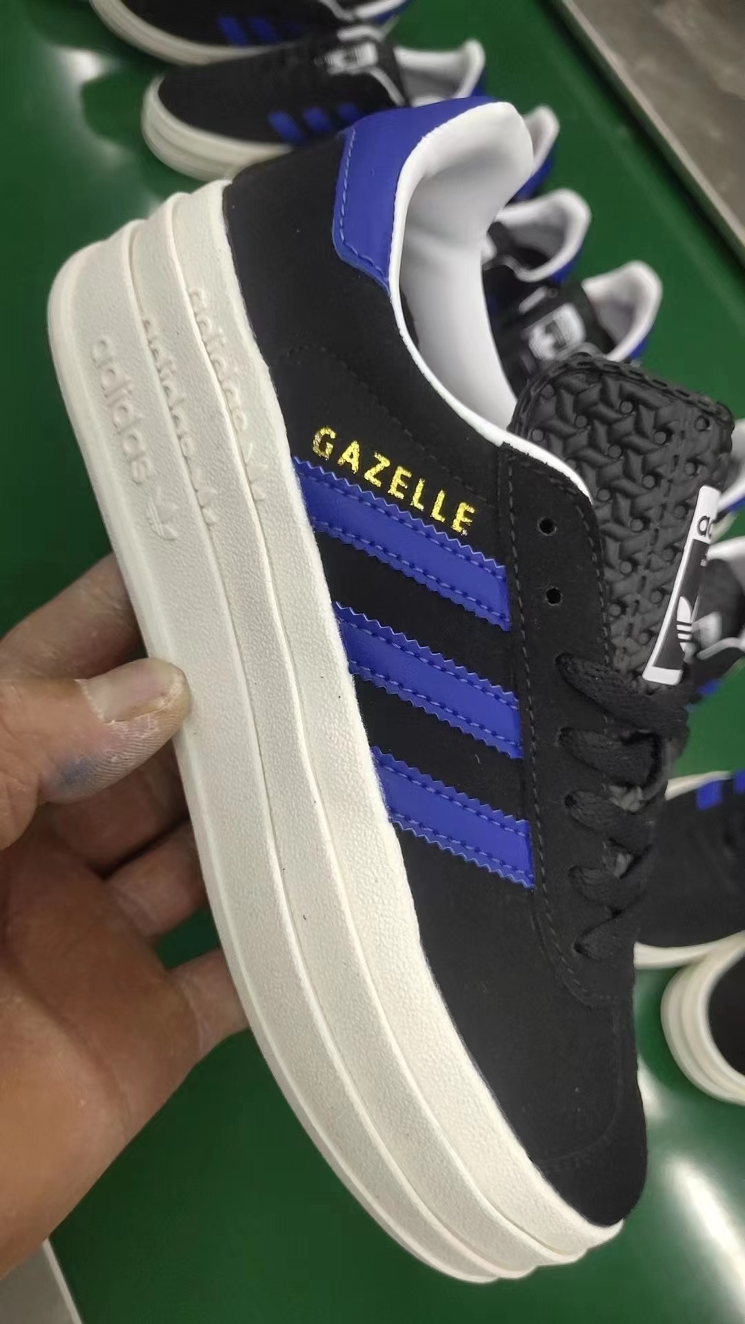 Adidas Gazelle Bold (F114)