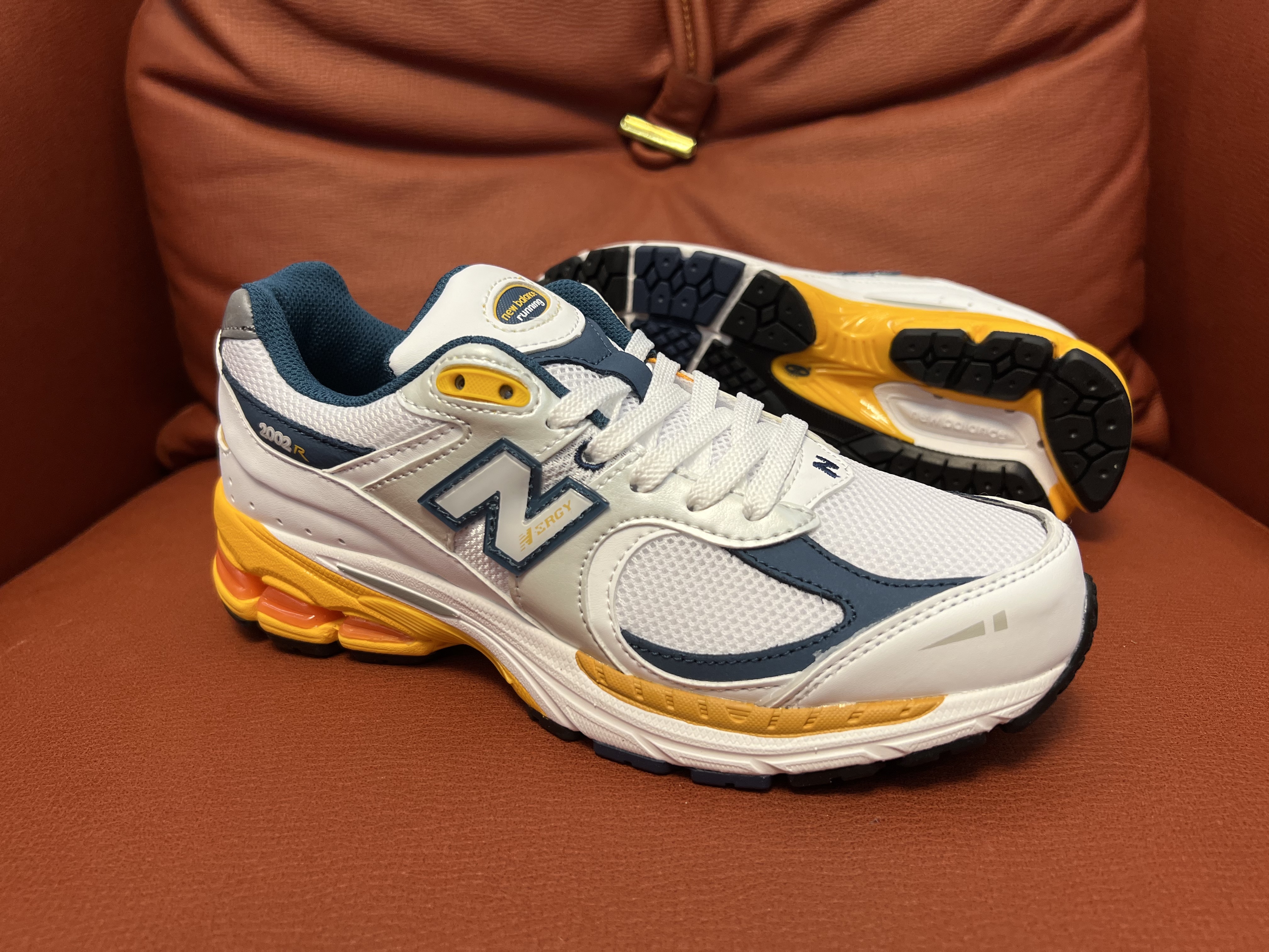 NB 2002R (H-sg1)