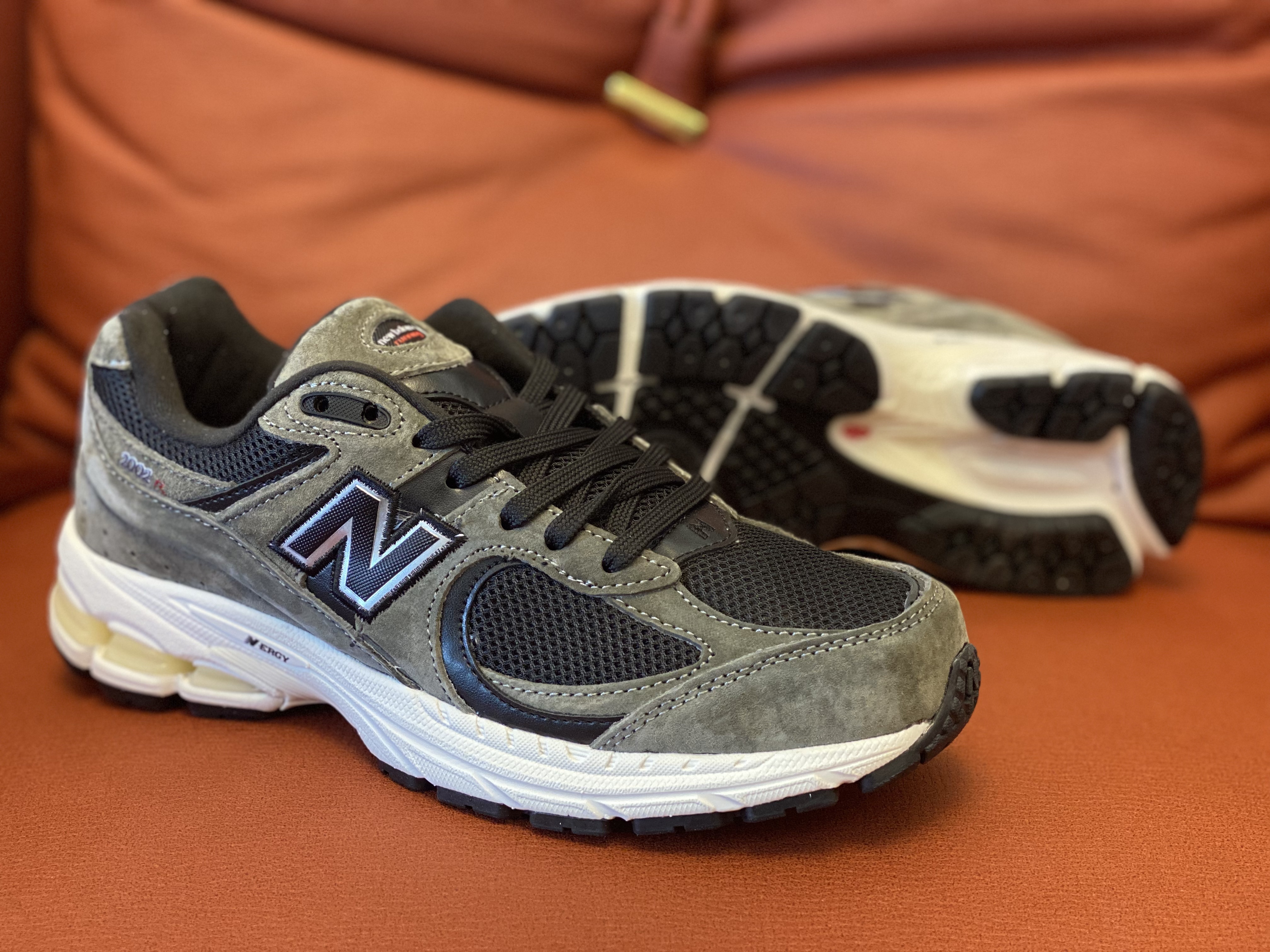 NB 2002R (H-sg1)