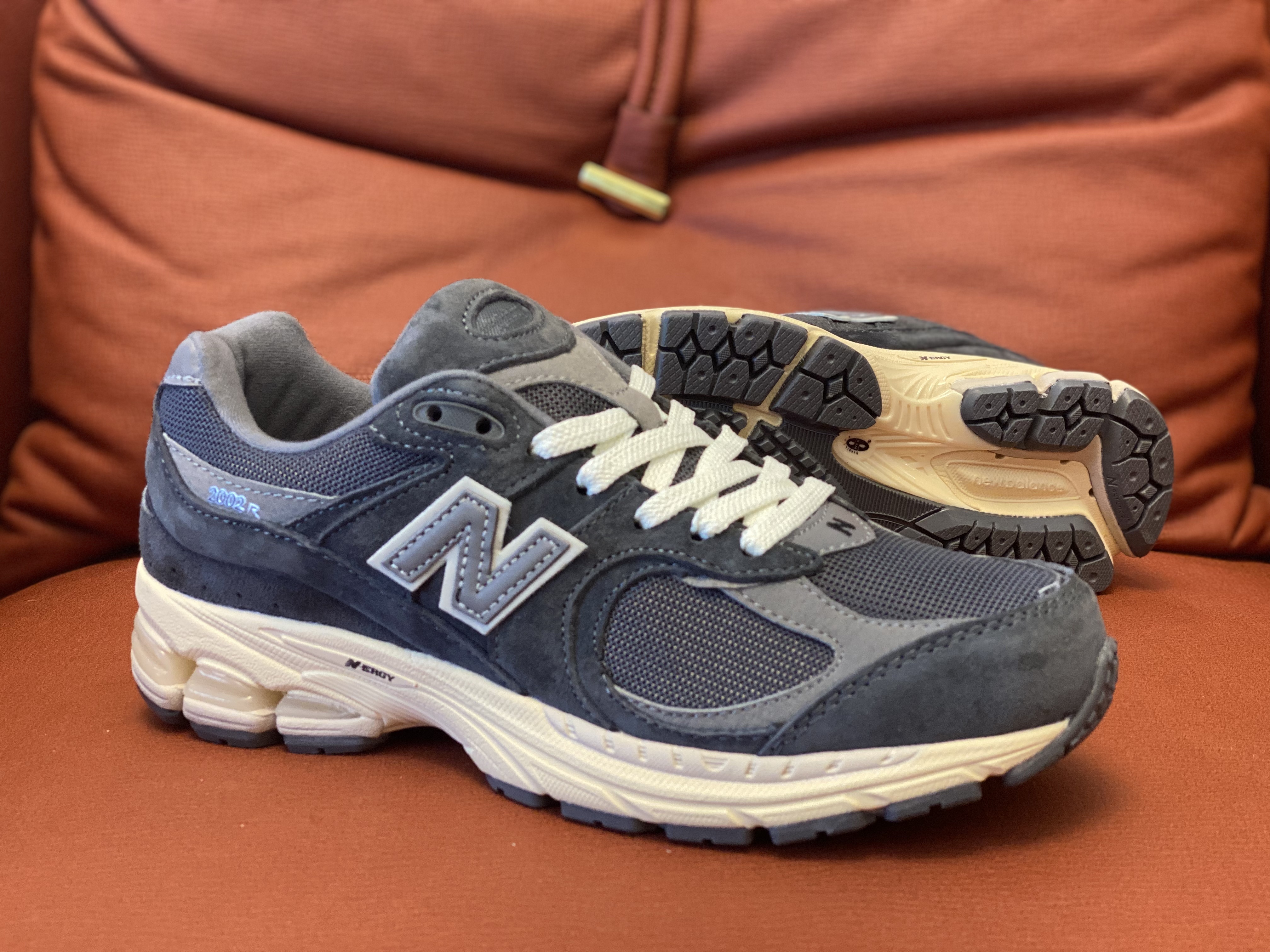 NB 2002R (H-sg1)