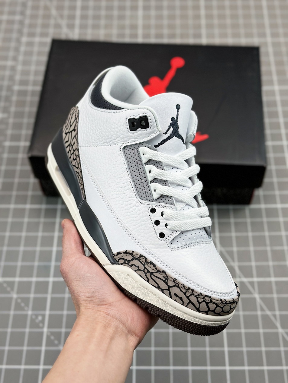 Jor-dan 3 First Leather #章