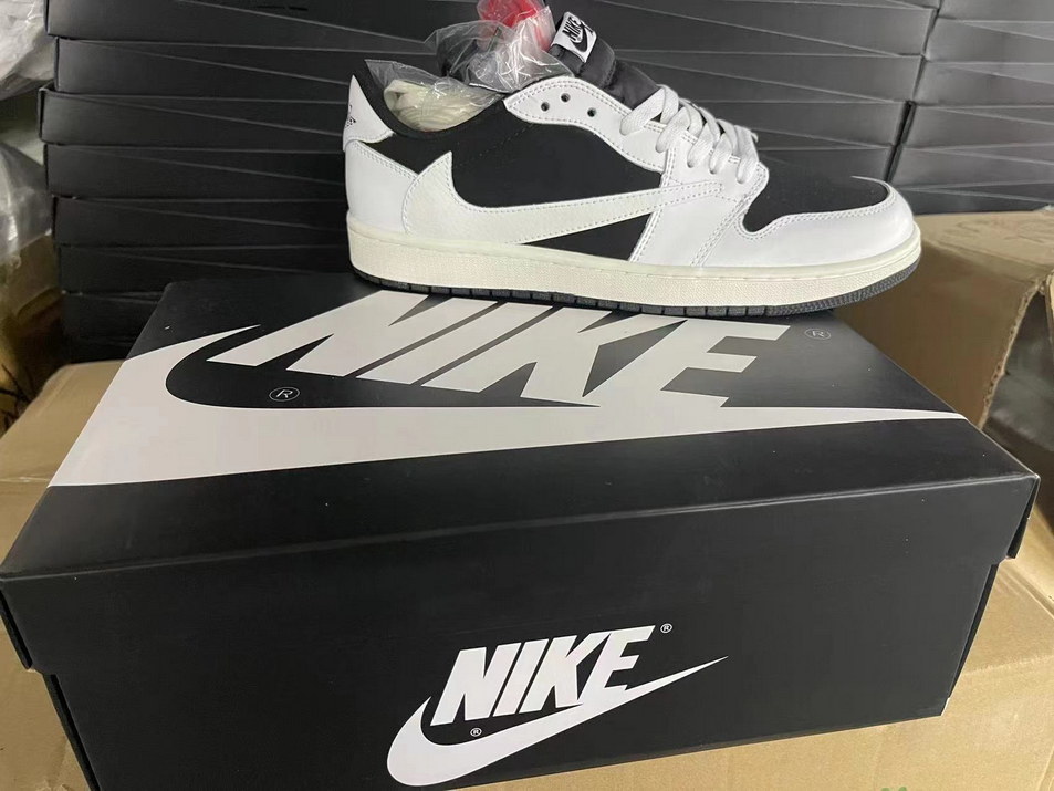Jor-dan 1 Low Leather #章