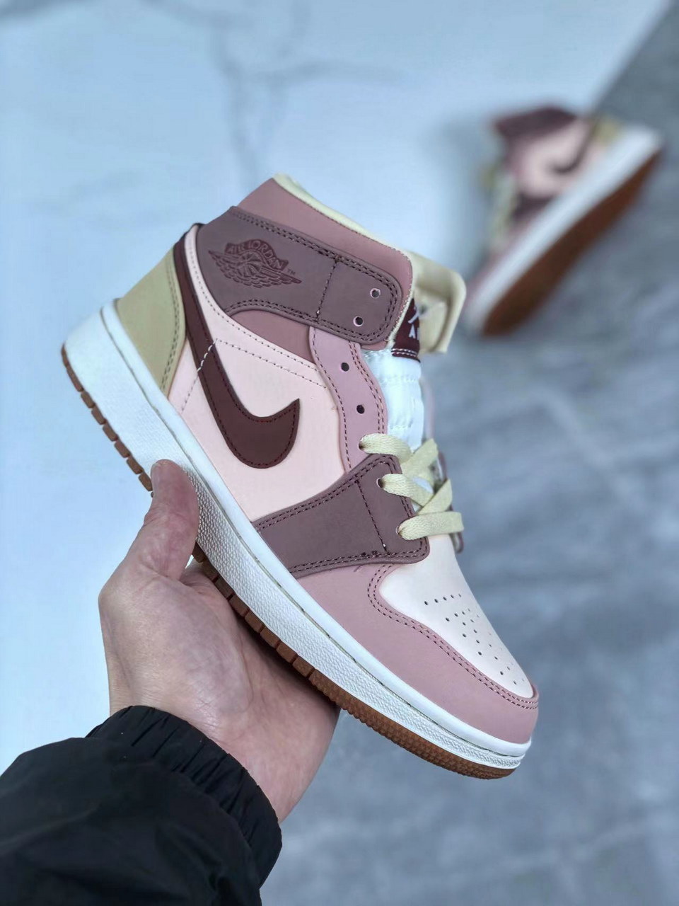 Jor-dan 1 Mid Leather #章