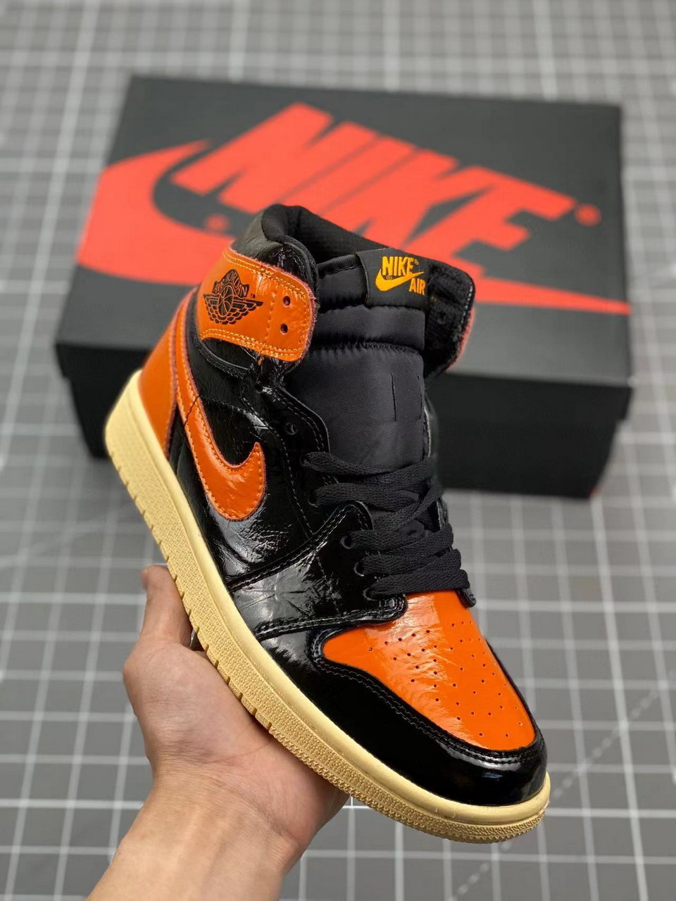 Jor-dan 1 High Leather #章