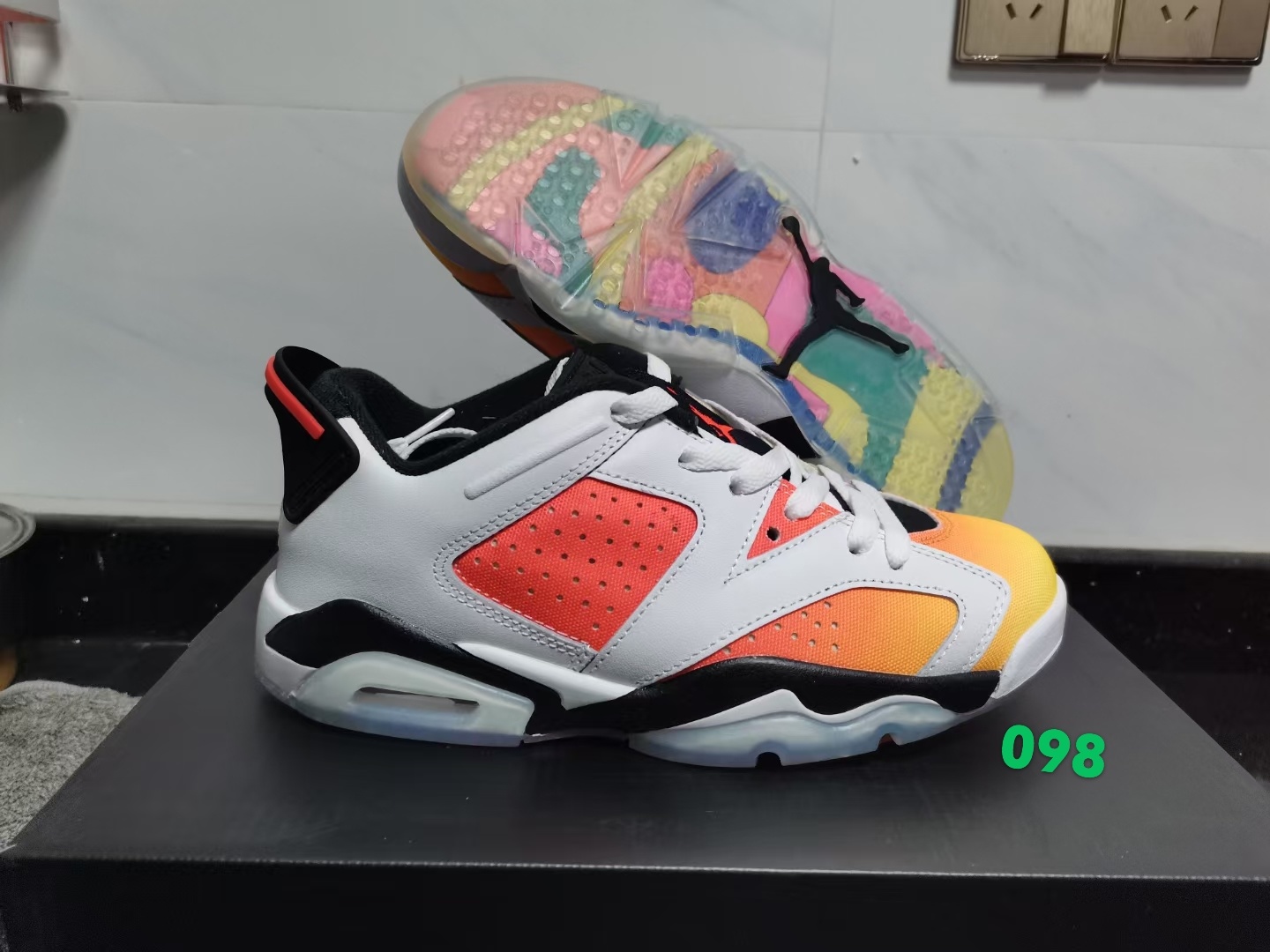 Jor-dan 6 Low (098)