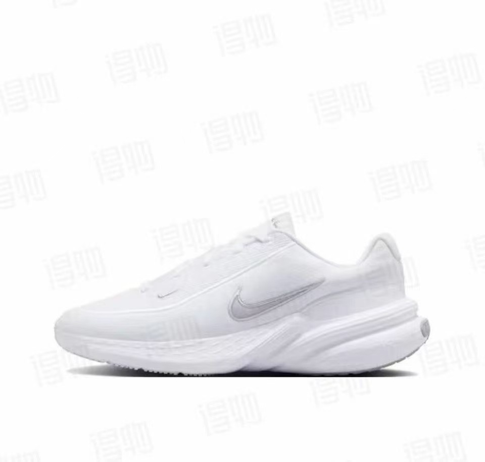 Nike Uplift SC（F99）