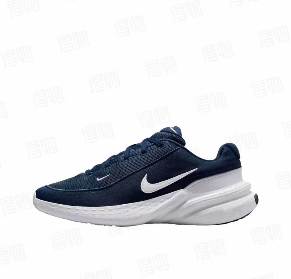 Nike Uplift SC（F99）
