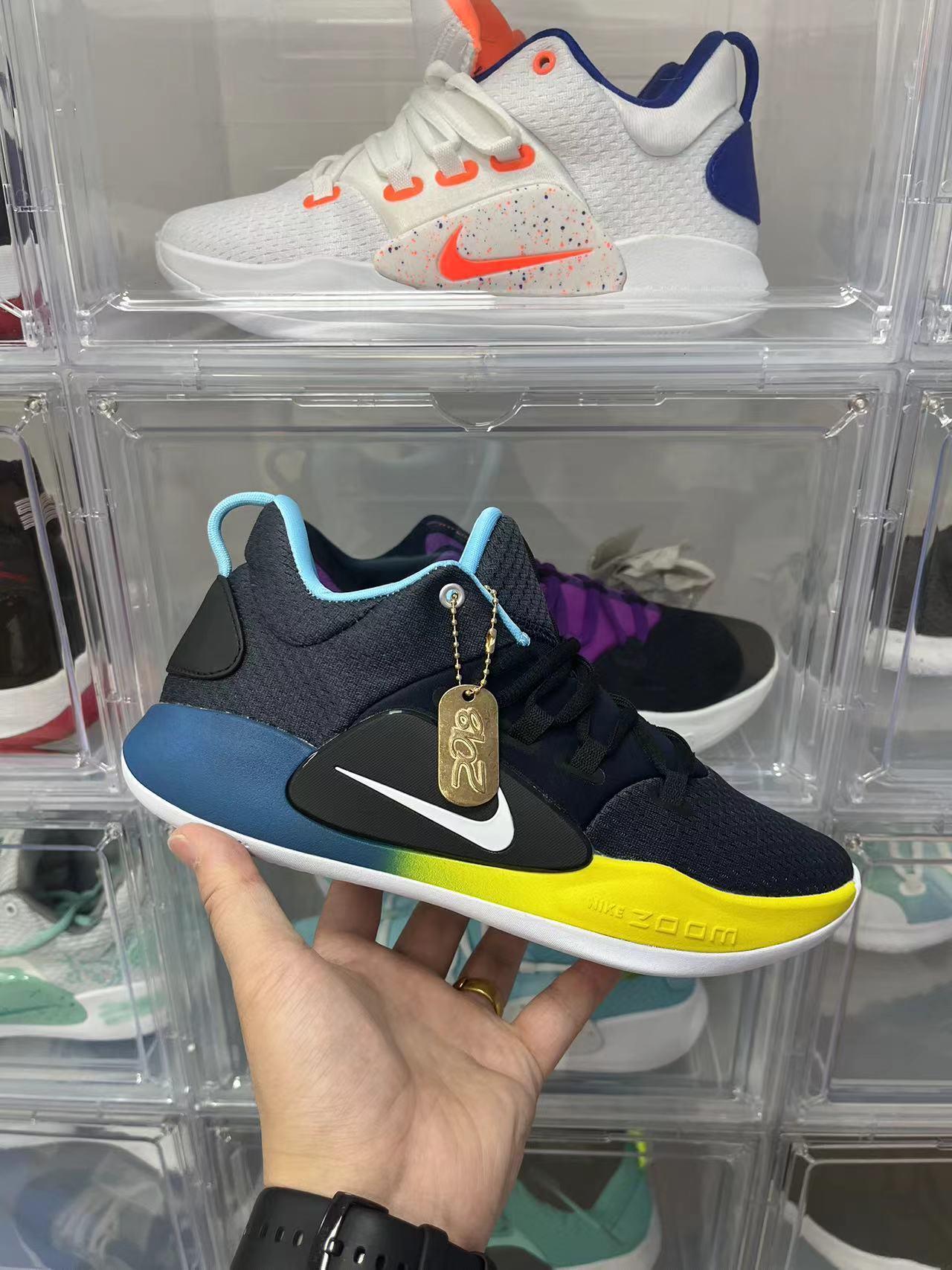2018 Nike Hyperdunk Low 内置双气垫