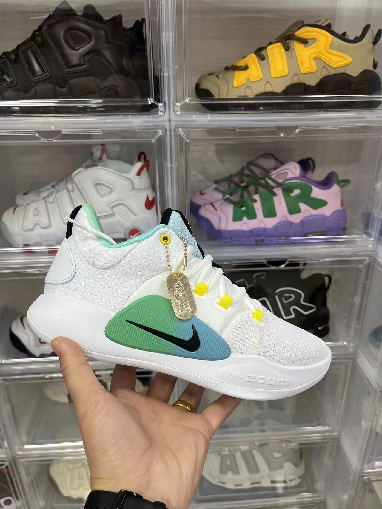 2018 Nike Hyperdunk Low 内置双气垫