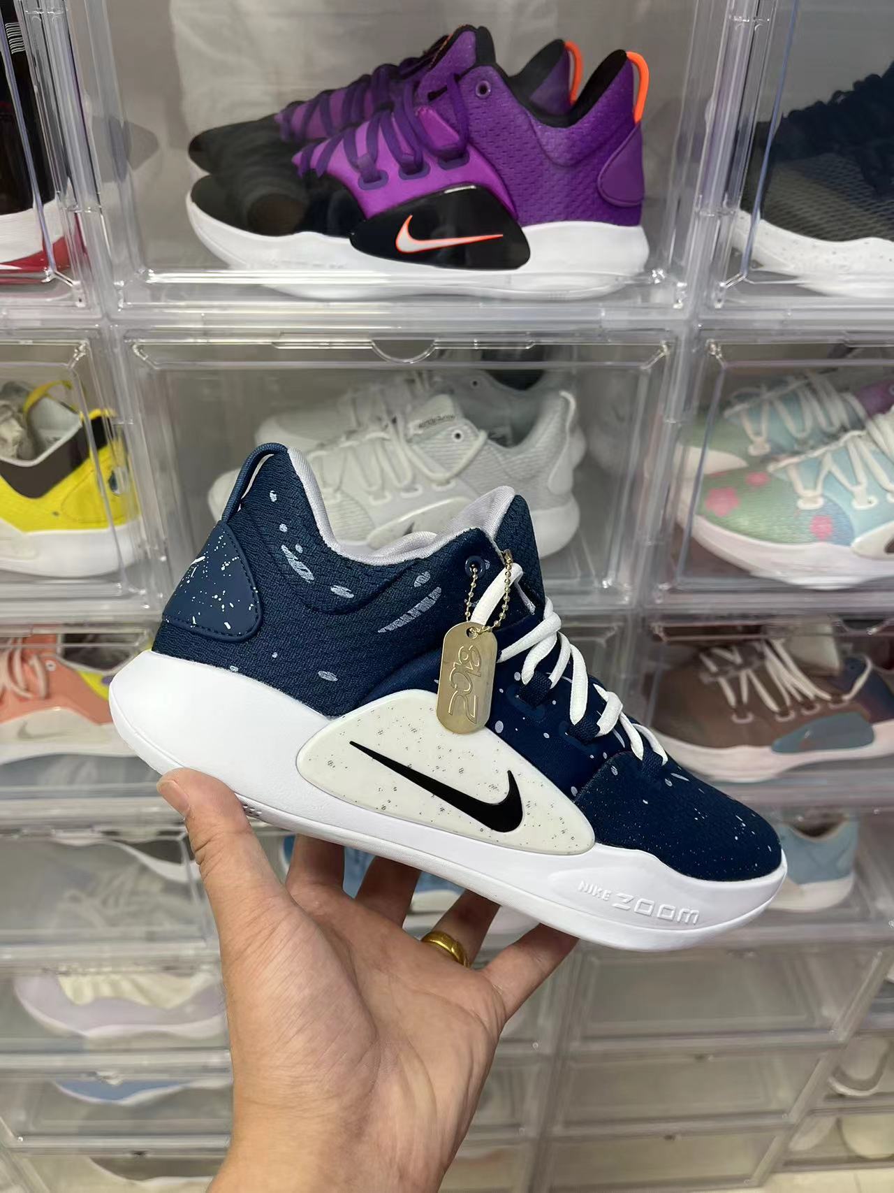 2018 Nike Hyperdunk Low 内置双气垫