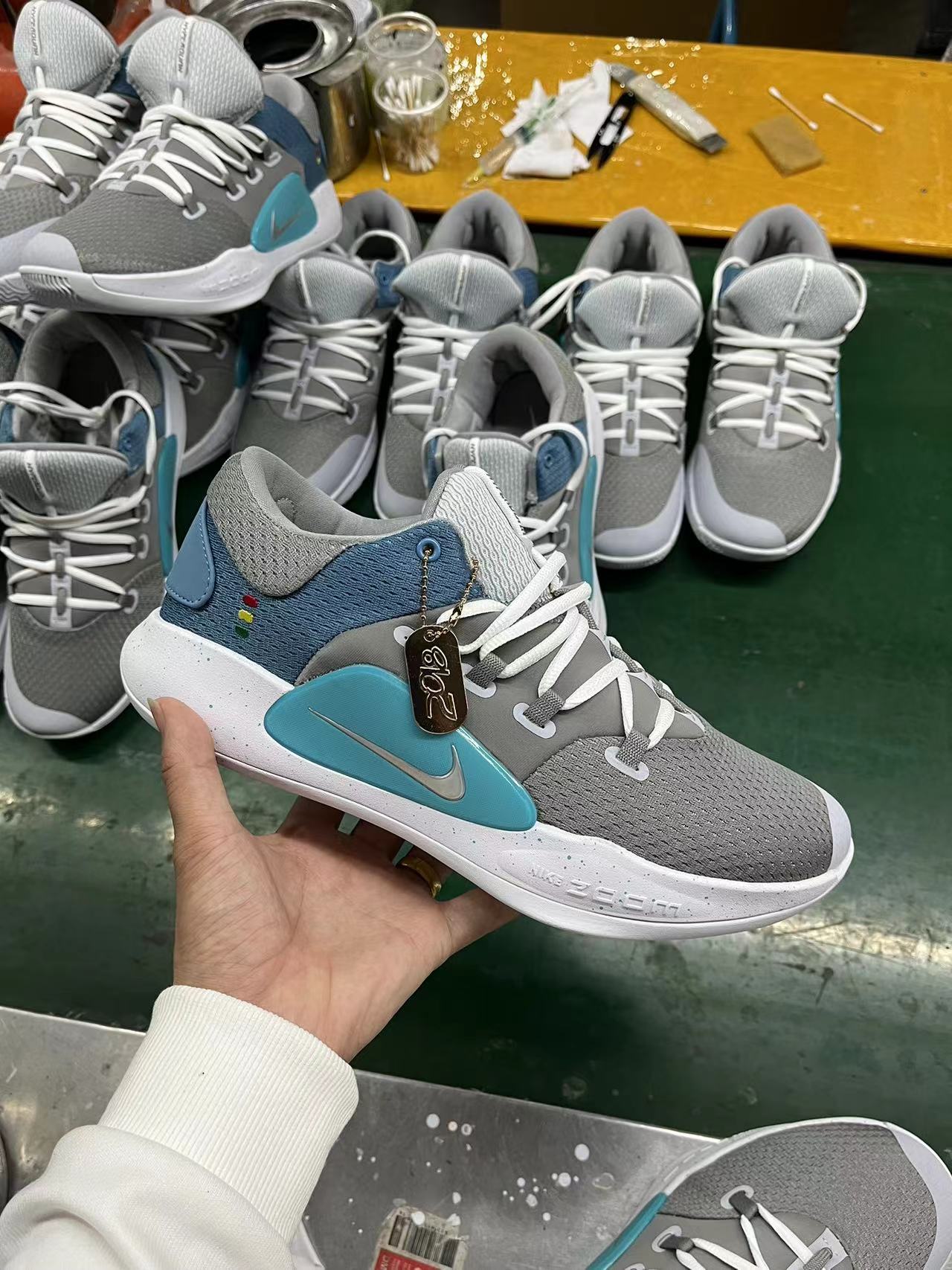 2018 Nike Hyperdunk Low 内置双气垫