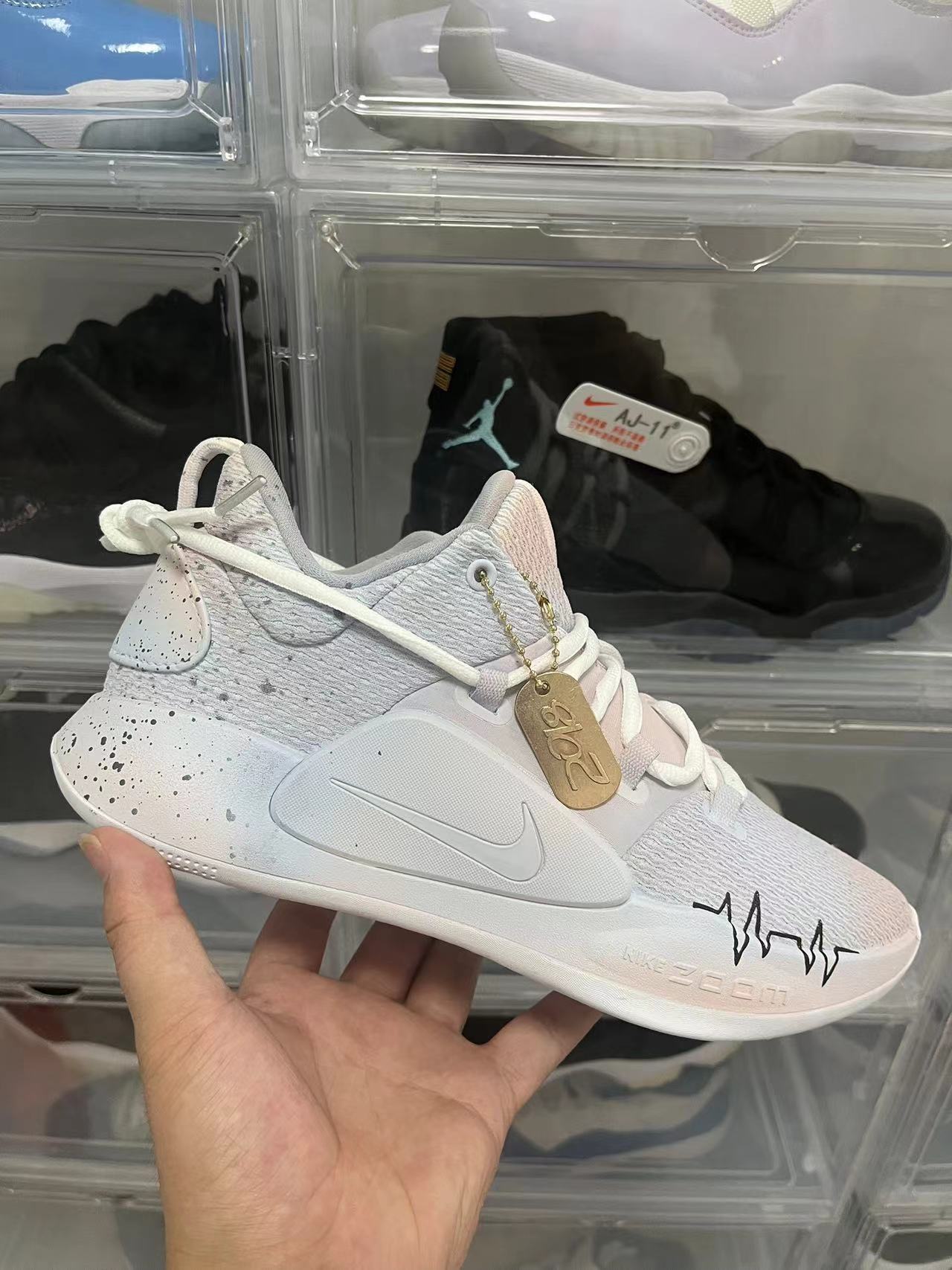 2018 Nike Hyperdunk Low 内置双气垫