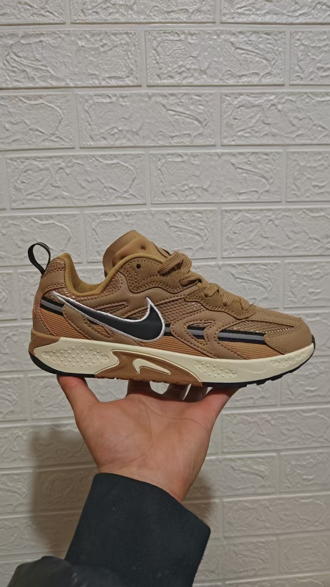 Nike Jam Train（125 J-9 F41 D42）