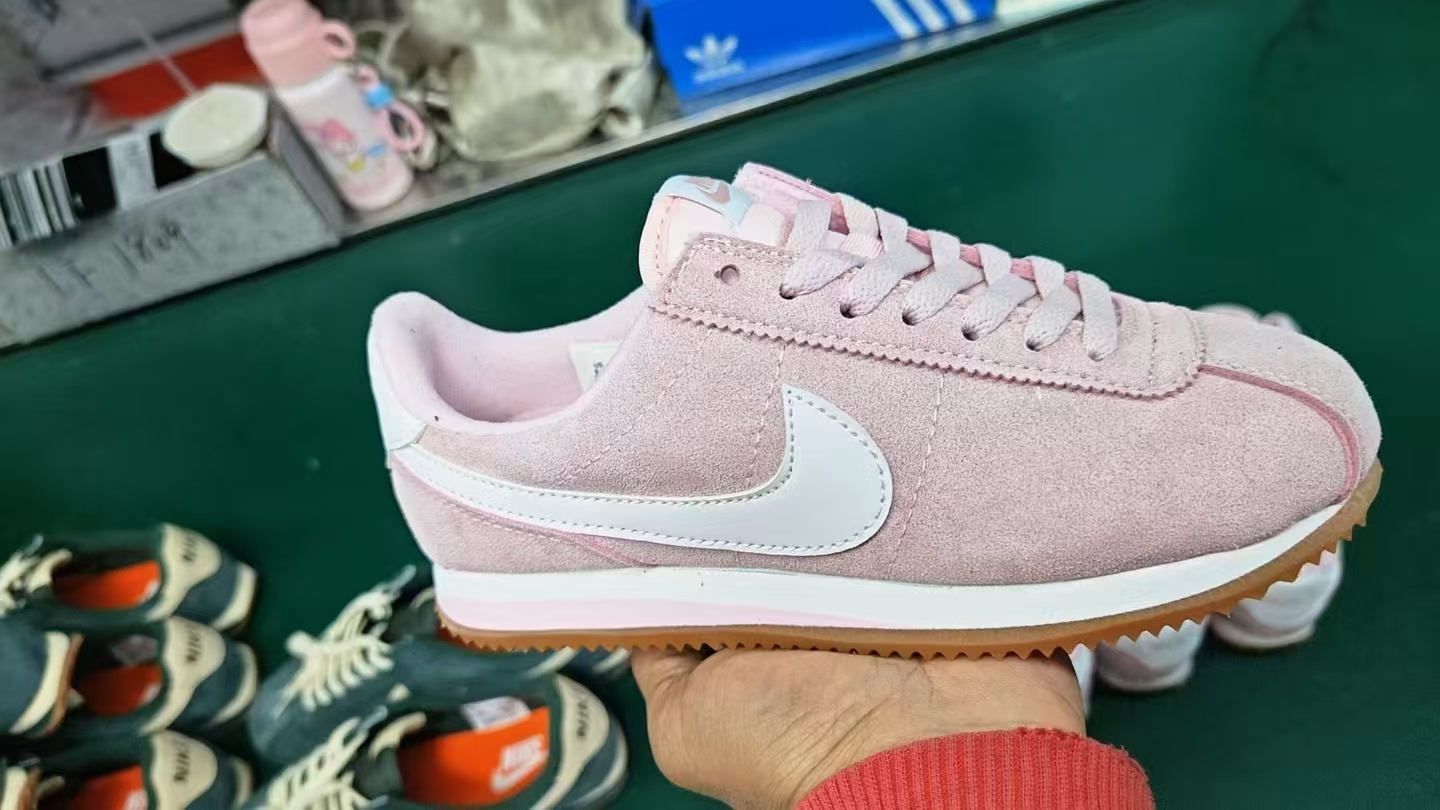 Nike Cortez（H-15）