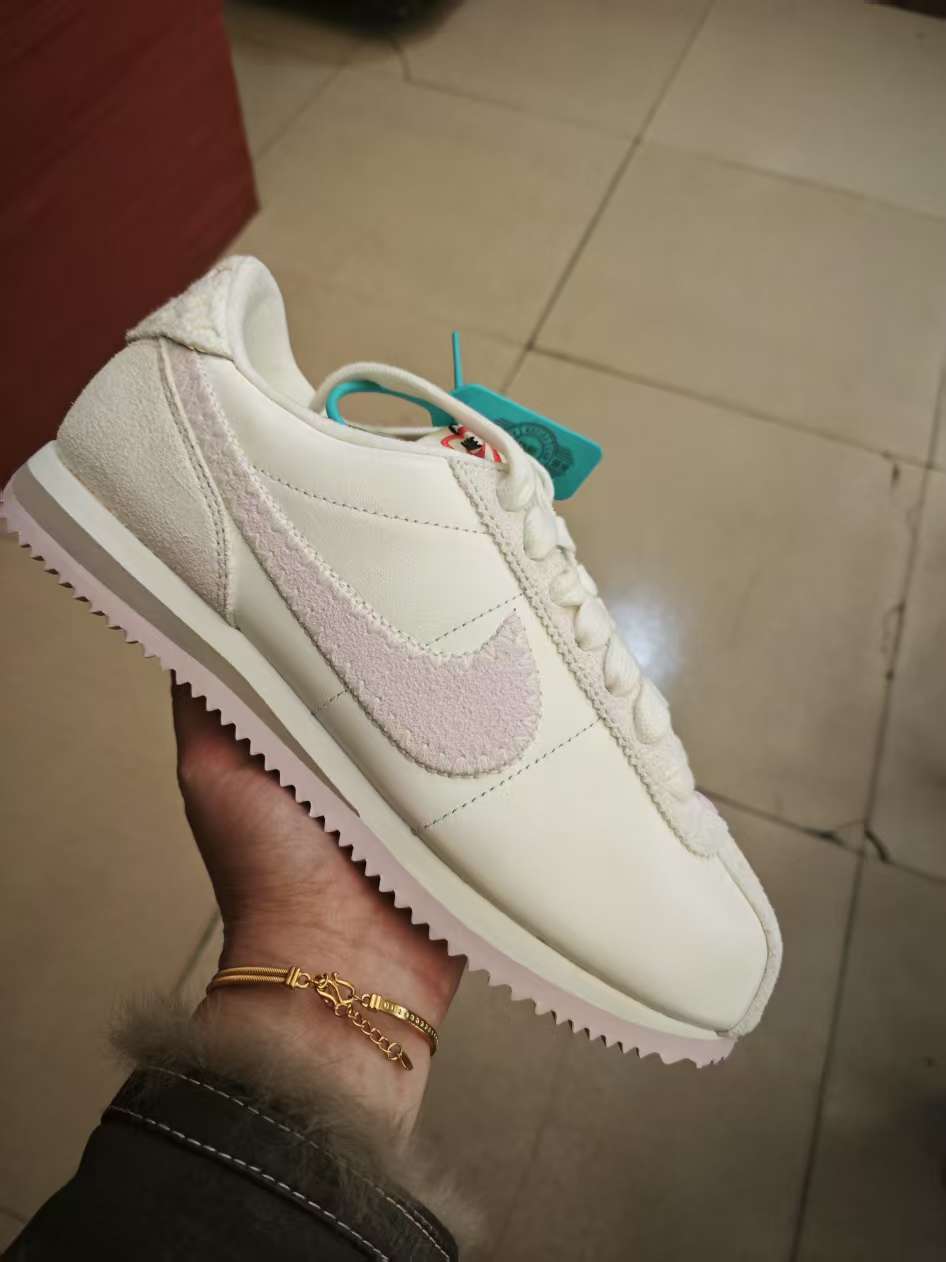 Nike Cortez（H-15）