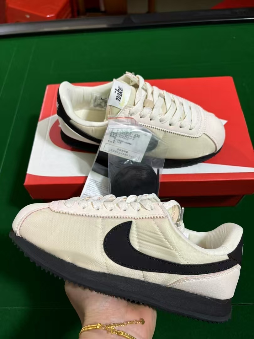 Nike Cortez（H-15）
