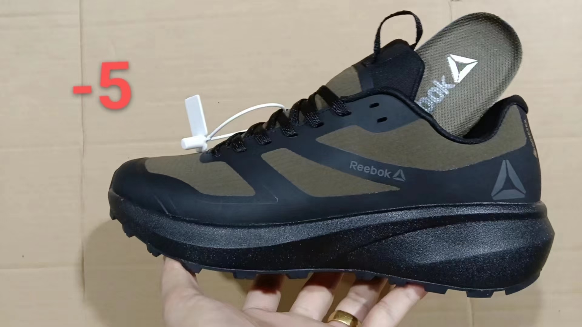 Ree-bok Outdoor Gore-Tex（F35）